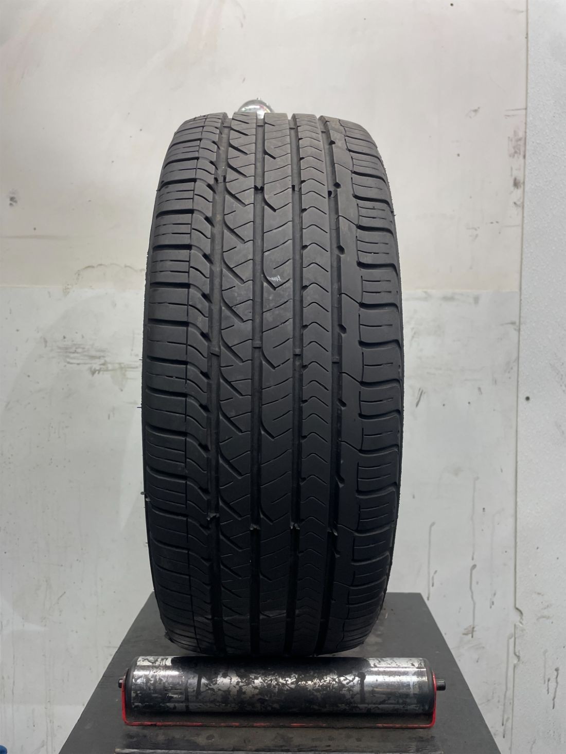 1 Used P215/45R17 Goodyear Eagle Sport All-Season 91 W – 8/32