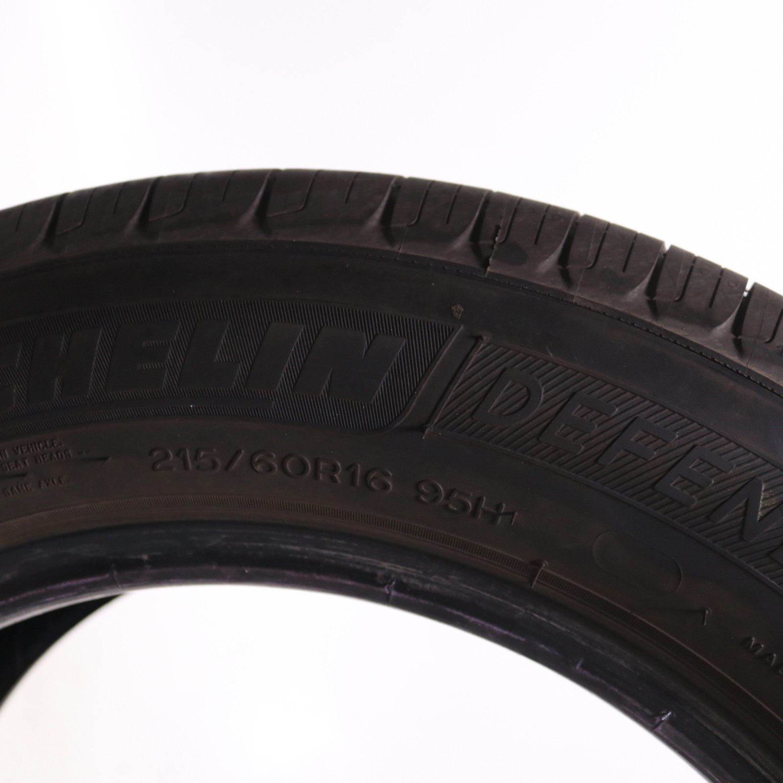 Used 215/60R16 Michelin Defender T+H – 95H – 8.5/32