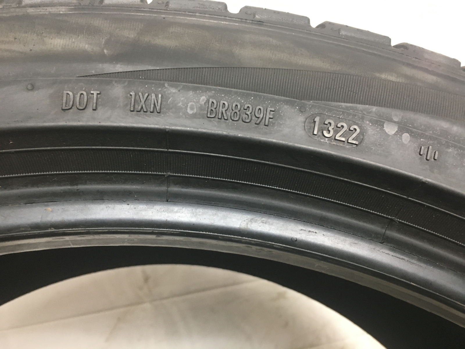 [1] Pirelli Scorpion Zero All Season PNCS P285/40R23 285 40 23 Tire 8.0-8.75/32