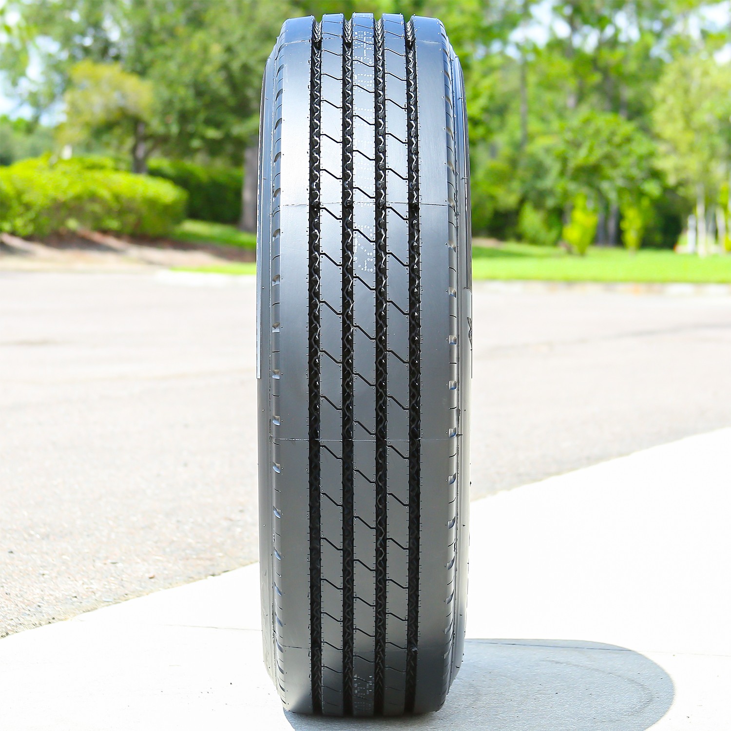 Trazano CR976A 255/70R22.5 140/137M H 16 Ply All Position Commercial Tire
