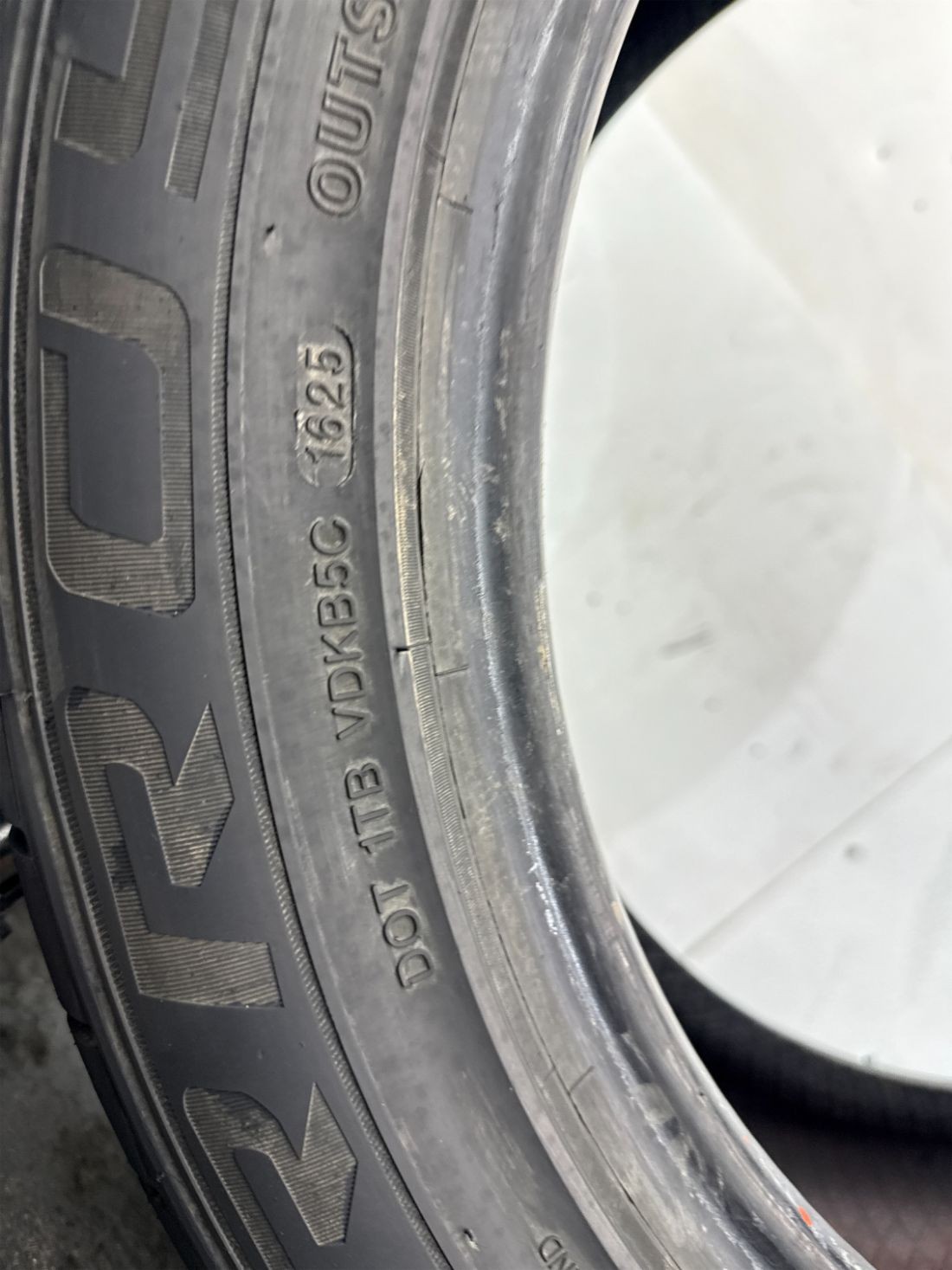1 Used P215/55R18 Arroyo Grand Sport A/S 95 V – 9/32