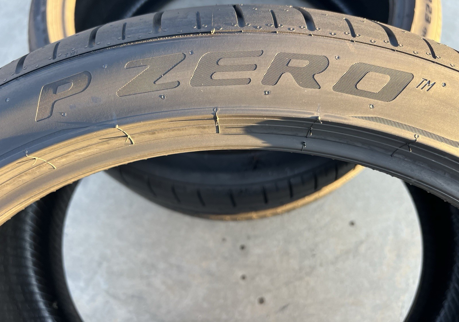 Set of TWO BRAND NEW 325/30ZR23 (109Y) Pirelli P Zero PZ4 Sport A8A Tires