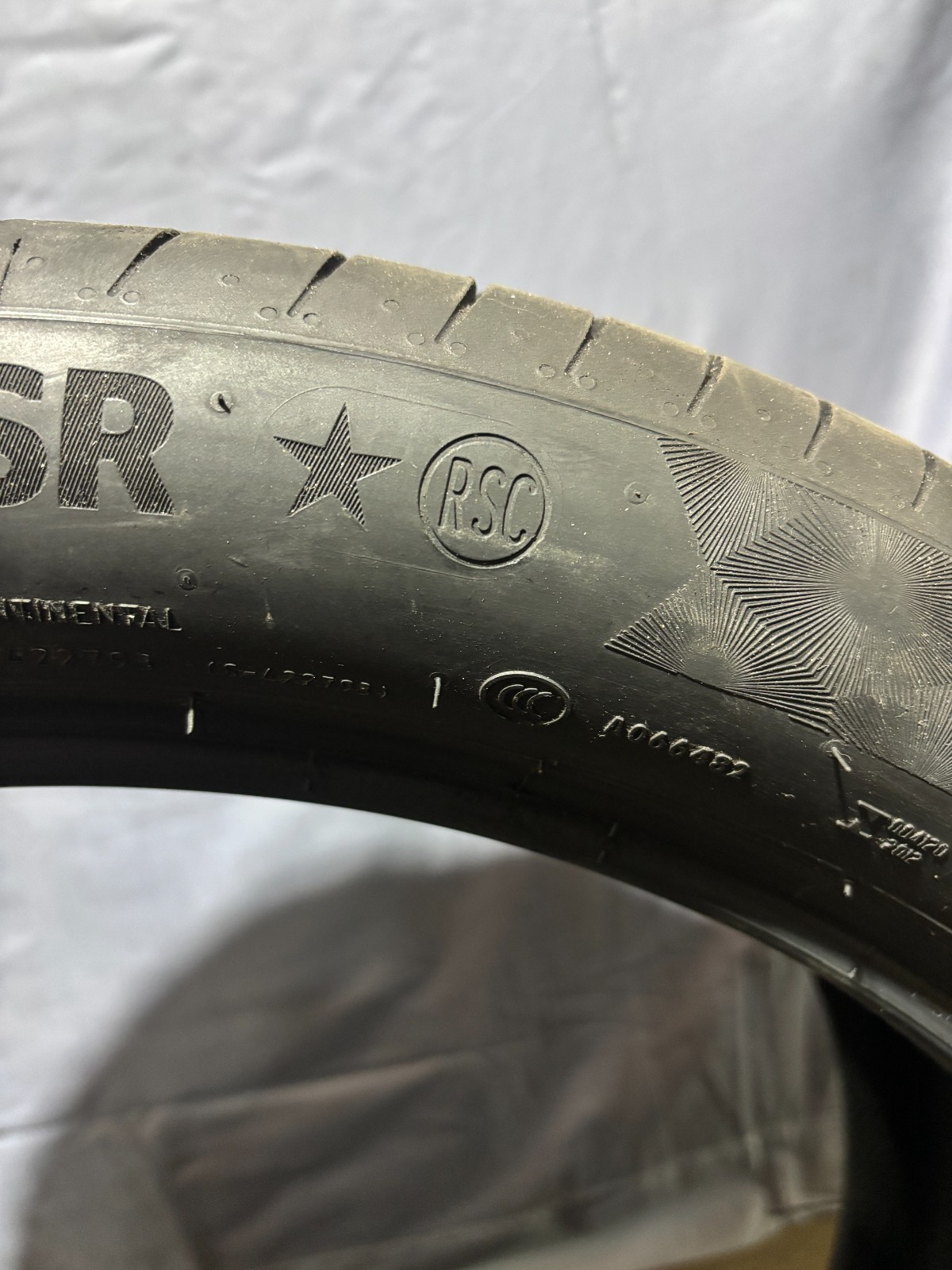 1(One) 315/35R22 Continental PremiumContact6 SSR RSC 111Y – 6/32″ 3153522