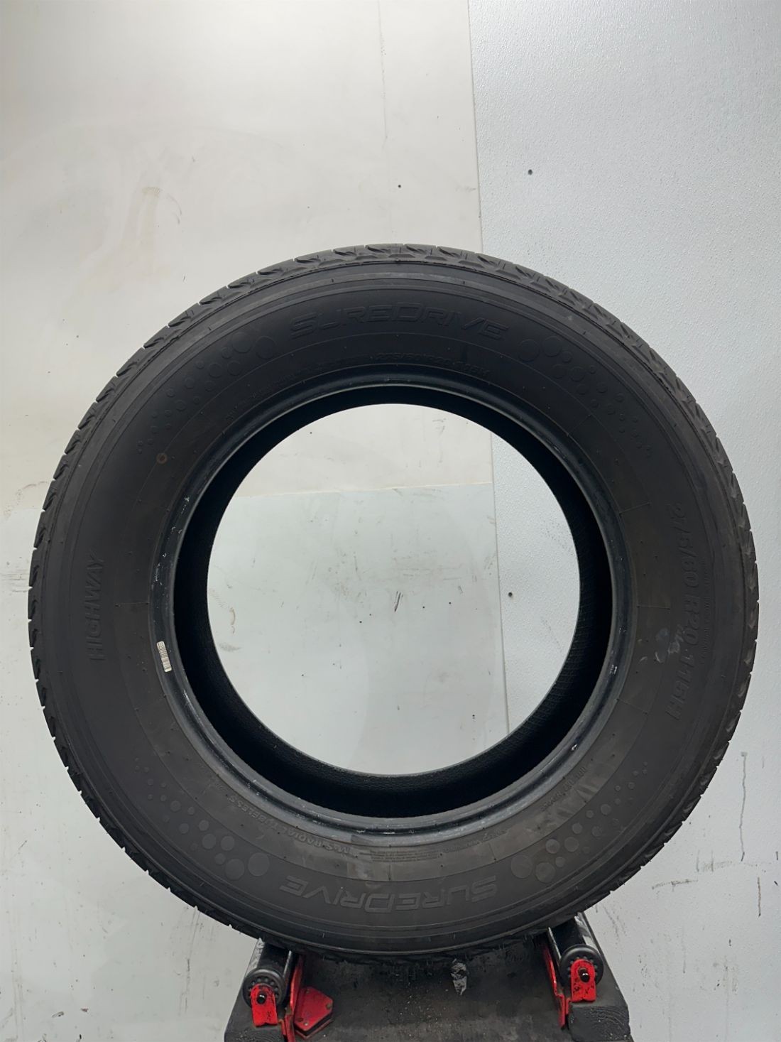 1 Used P275/60R20 SureDrive HIGHWAY 115 H – 10/32