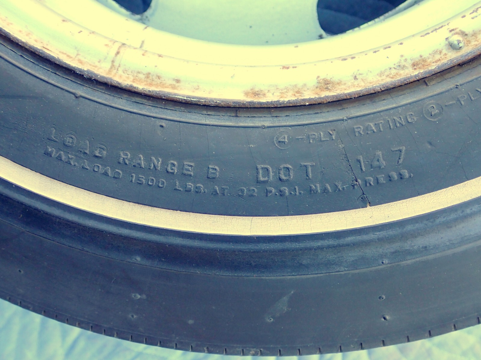 GM 15×8 Rally Wheel Firestone F70-15 Wide Oval Tire 69 Corvette OEM NCRS Points