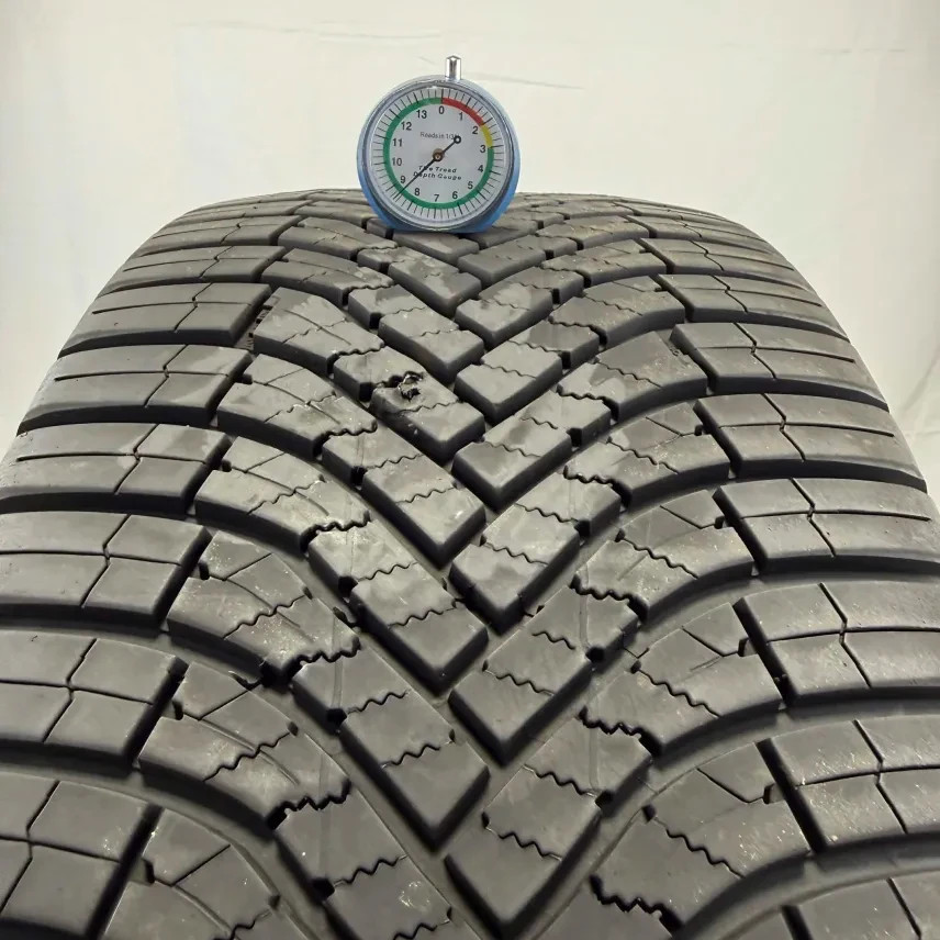 Used 245/50R19 Goodyear Assurance WeatherReady 2 105W 8.5/32 (DOT 24)