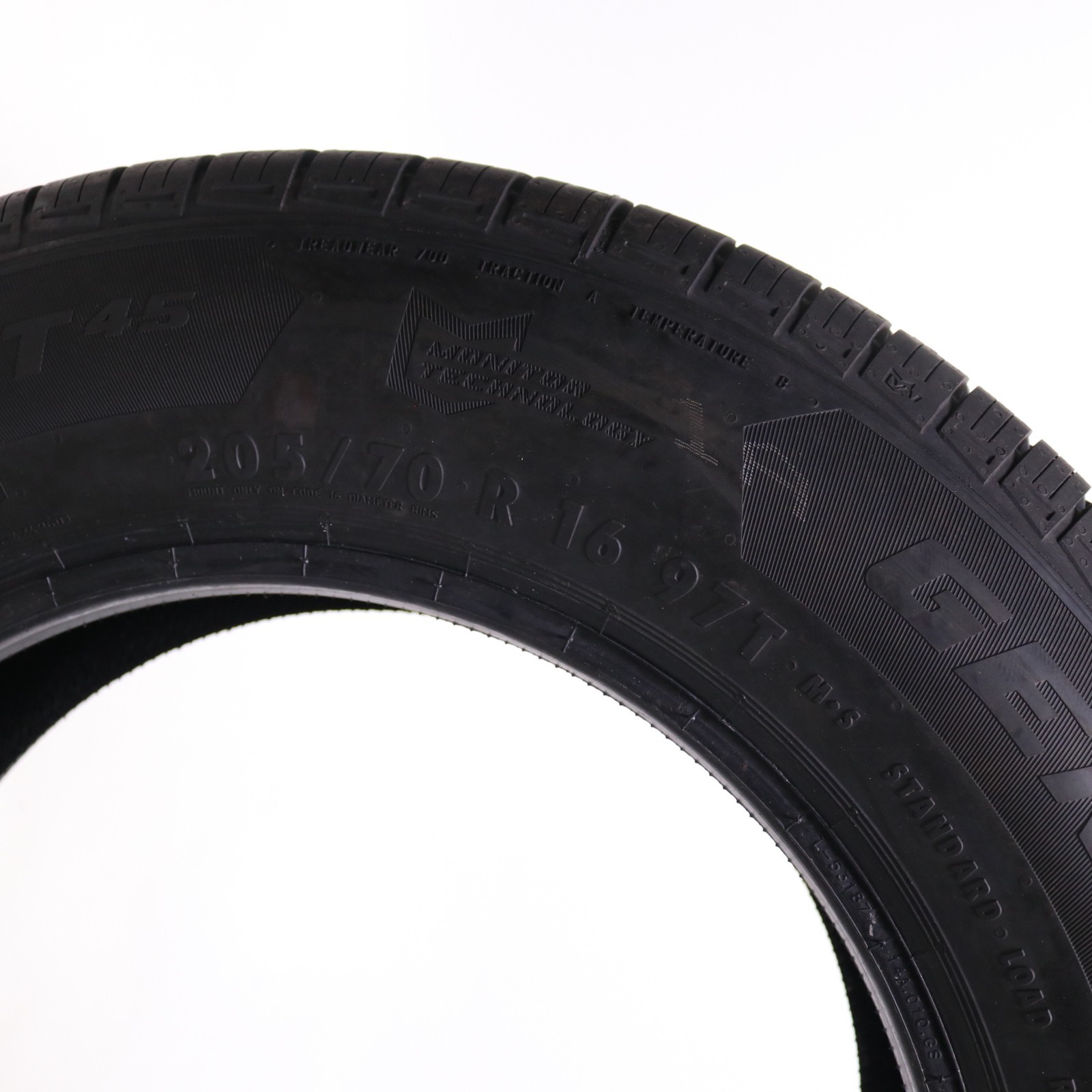 Set of 2 Take Off 205/70R16 General Altimax RT45 – 97T – 10-10.5/32 No Repairs