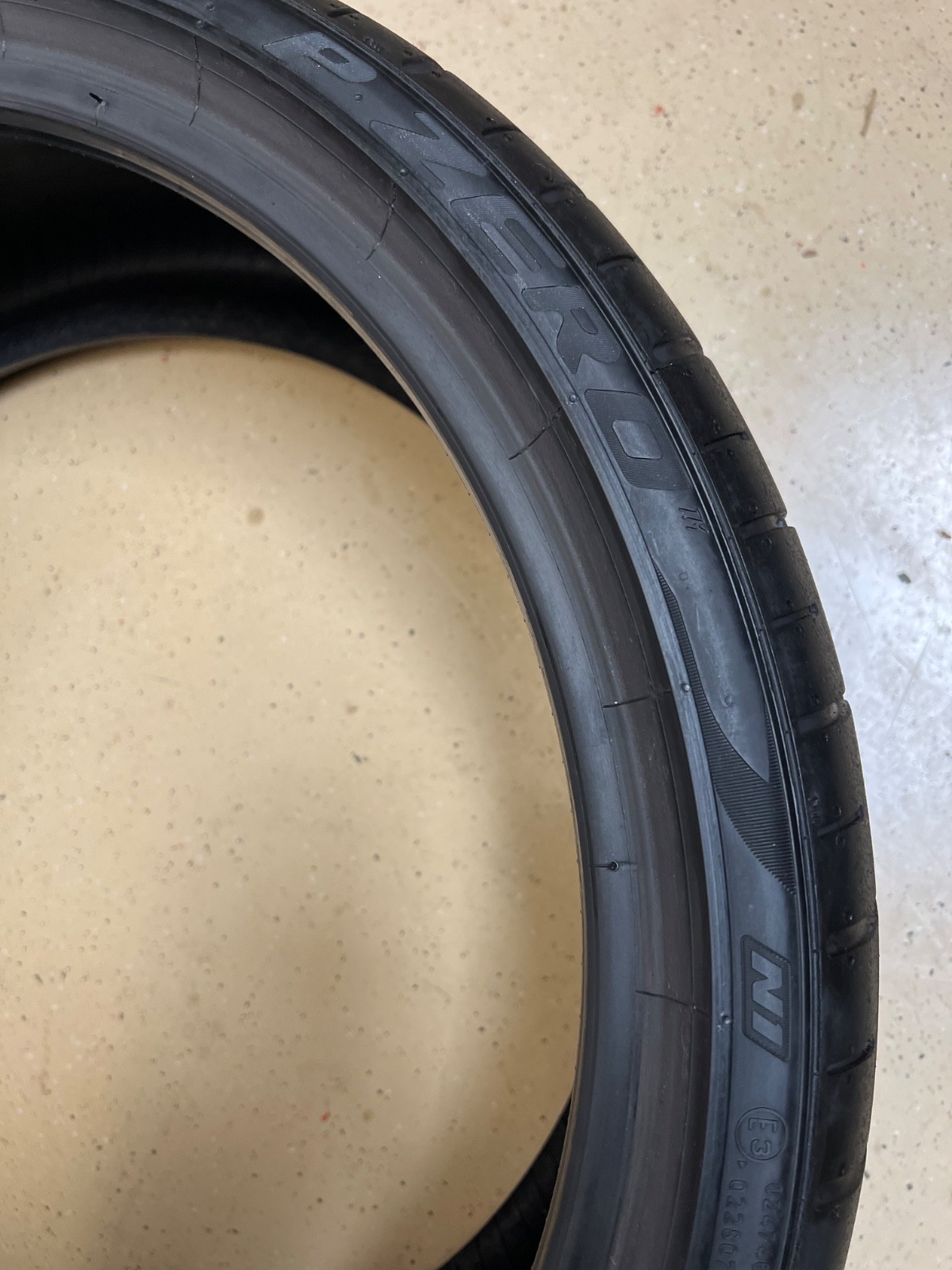 1 – TAKEOFF 235/35ZR20 (88Y) Pirelli P Zero PZ4 (N1) Porsche OEM – 3035