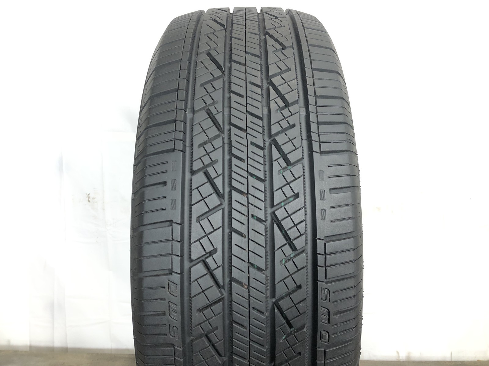 [1] Continental CrossContact LX25 P235/55R19 235 55 19 Tire 10.0/32