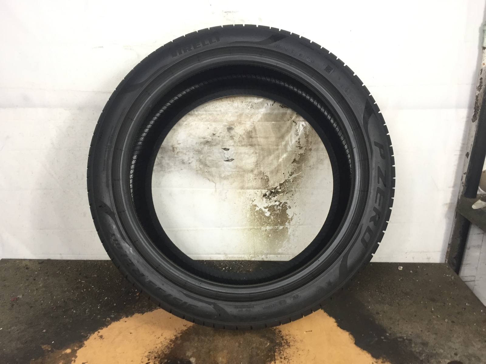 [1] Pirelli P Zero PZ4 Run Flat P315/35R21 315 35 21 Tire 7.75/32