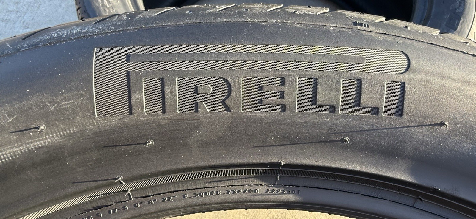 Set of TWO BRAND NEW 295/40ZR21 111Y Pirelli P Zero Tires 2954021