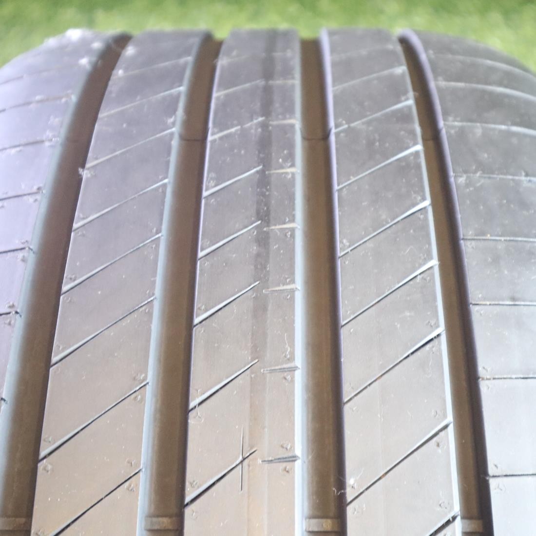 285 35 21 Goodyear Eagle F1 Asymmetric 6 95% Tread 8/32 105Y #27631