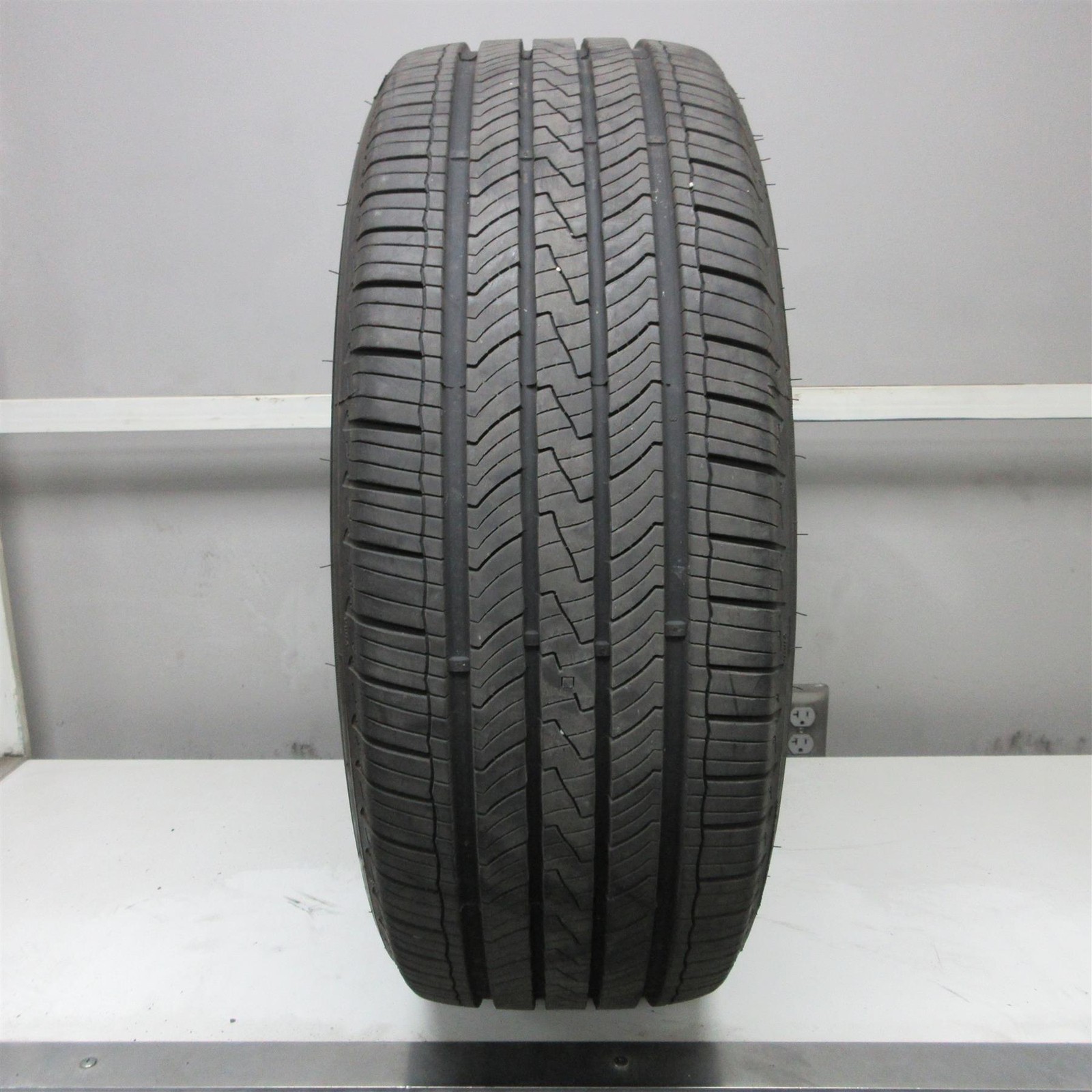 235/55R19 Cooper Endeavor Plus 105V Used Tire (9/32nd) NO PATCHES! (QTY 1)