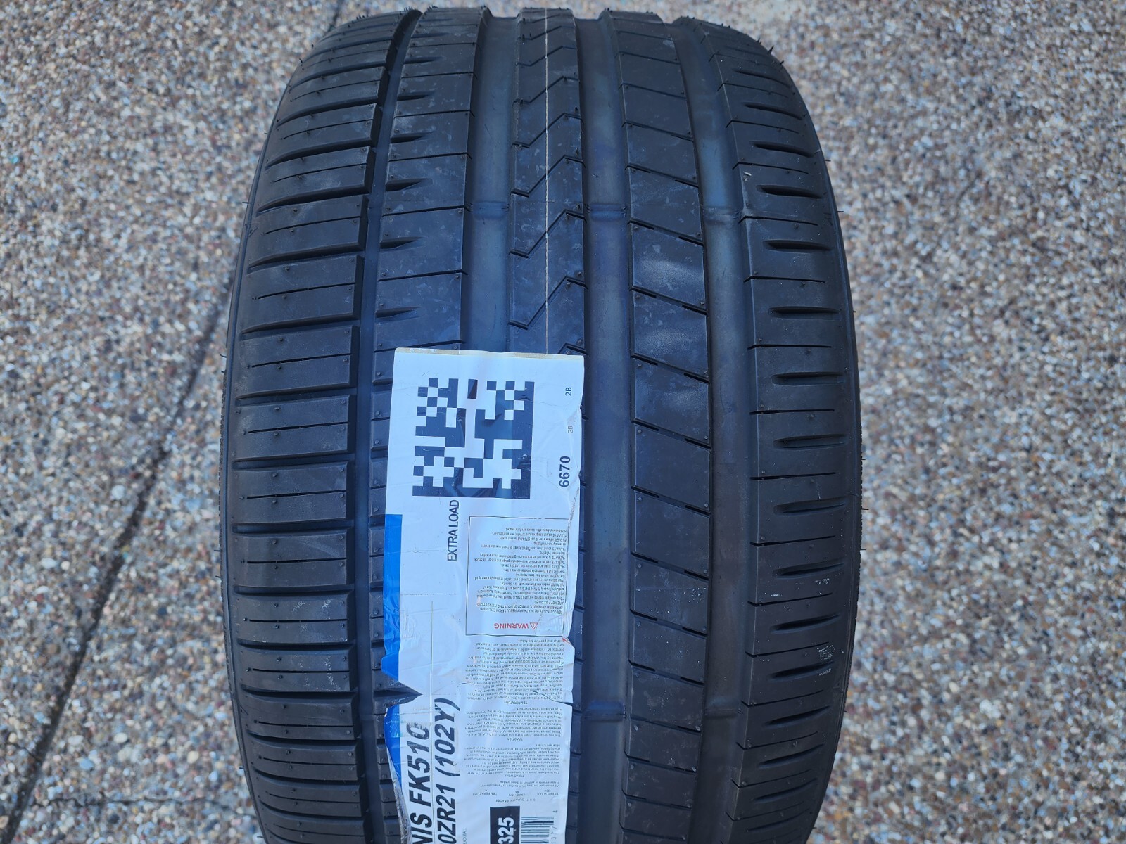 One (1) New Falken Azenis FK 510 Passenger/Performance Tires 295/30/21