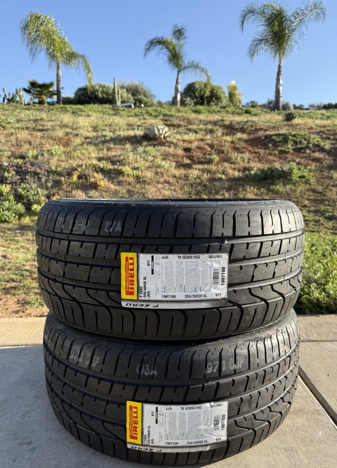 TWO BRAND NEW 255/35R20 97Y Pirelli P Zero Tires 2553520