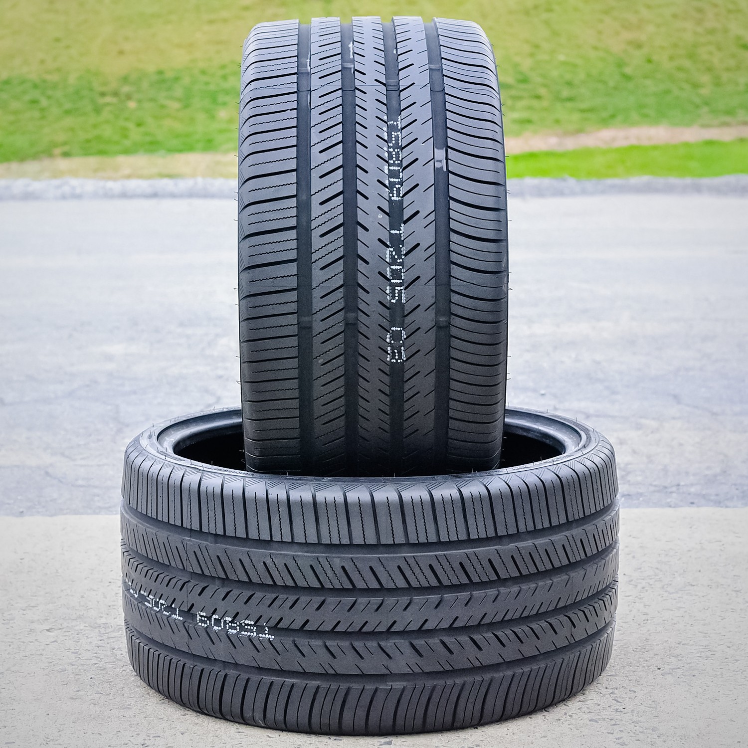 4 Tires Atlas Force UHP 295/30R22 103V XL AS A/S Performance Tire