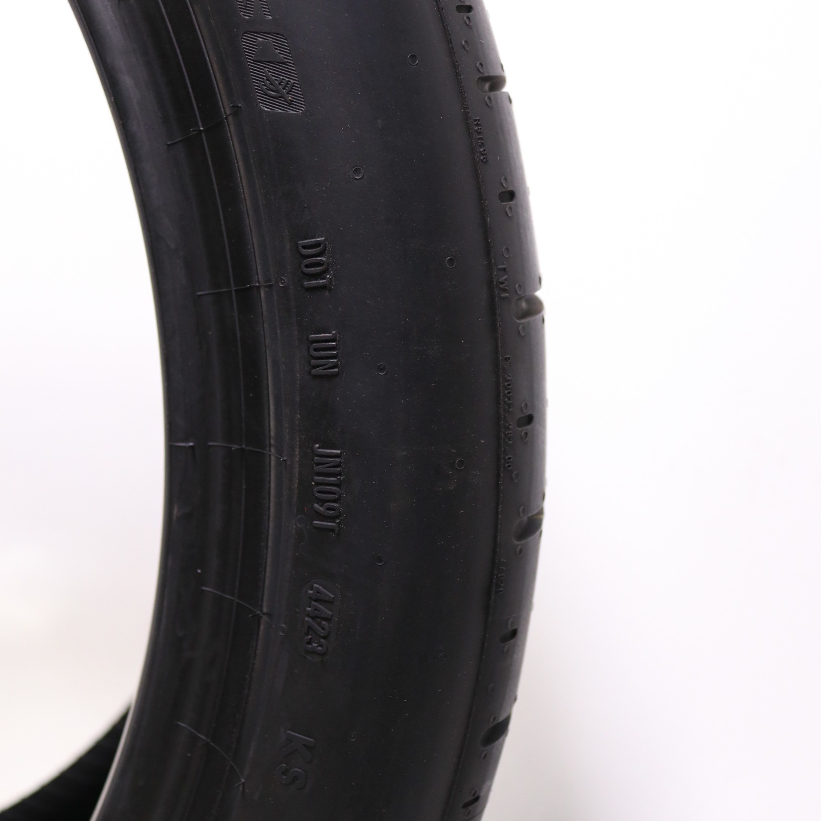 Set of 4 New 285/40R22 & 325/35R22 Pirelli P Zero PZ5 MO-S PNCS Fits GLE GLS