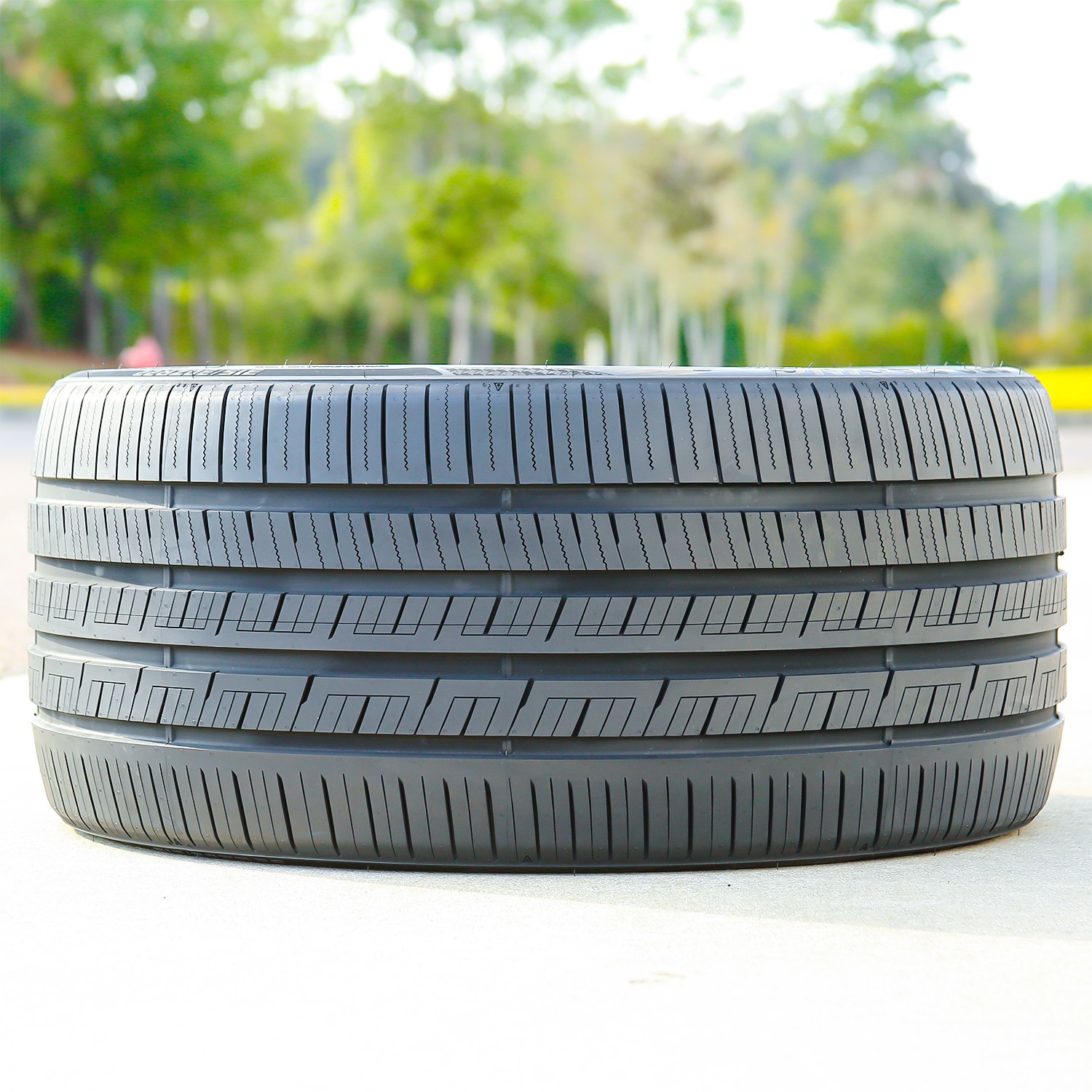2 Tires Aplus PRO Racing 285/30ZR20 99W XL