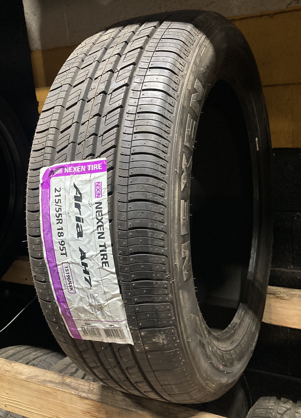 (1) NEW Nexen Aria AH7 All Season Tire 215/55R18 95T (DOT 3518) 215 55 18