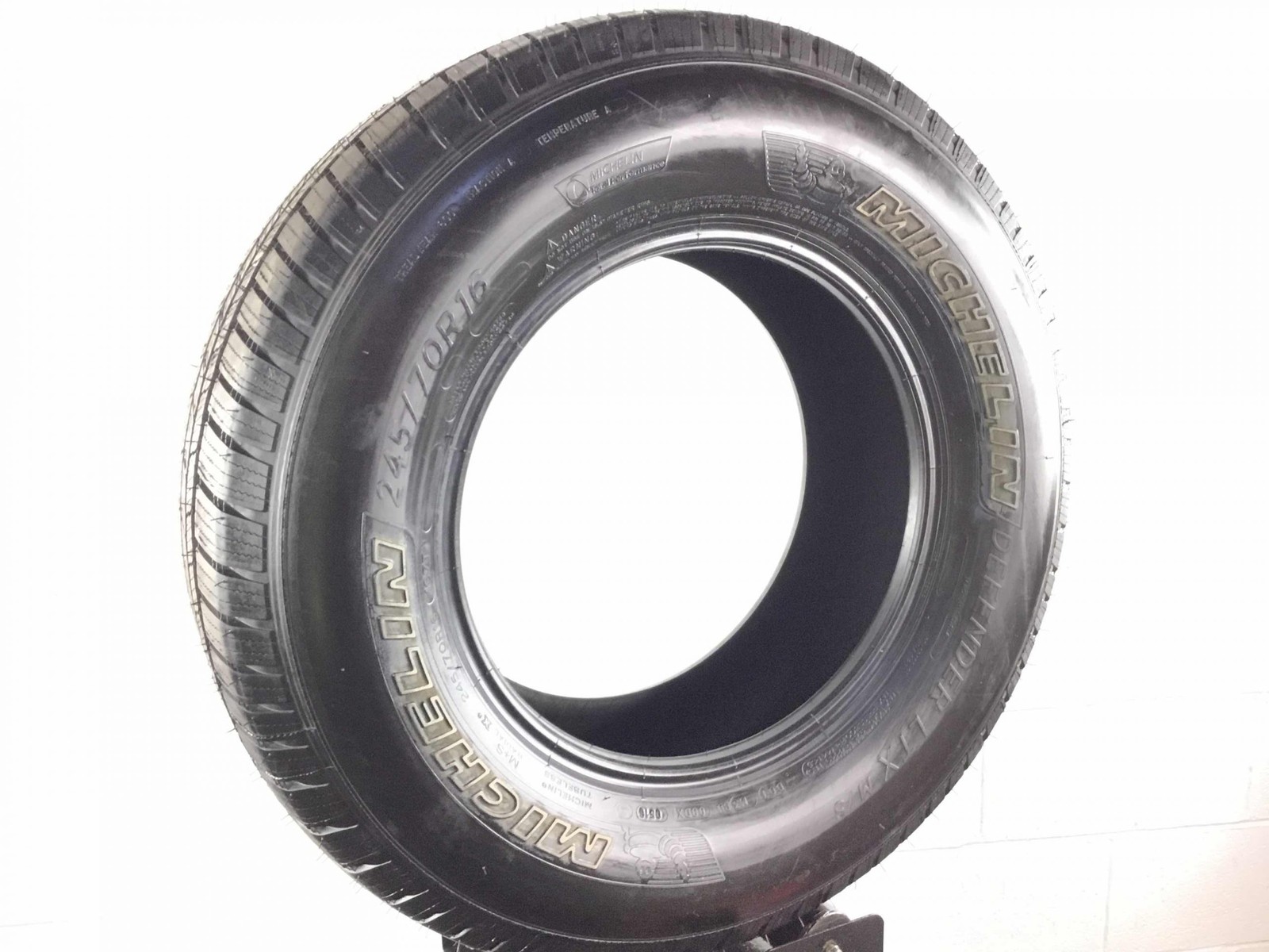 P245/70R16 Michelin NEW Defender LTX M/S OWL 107 T New 12/32nds