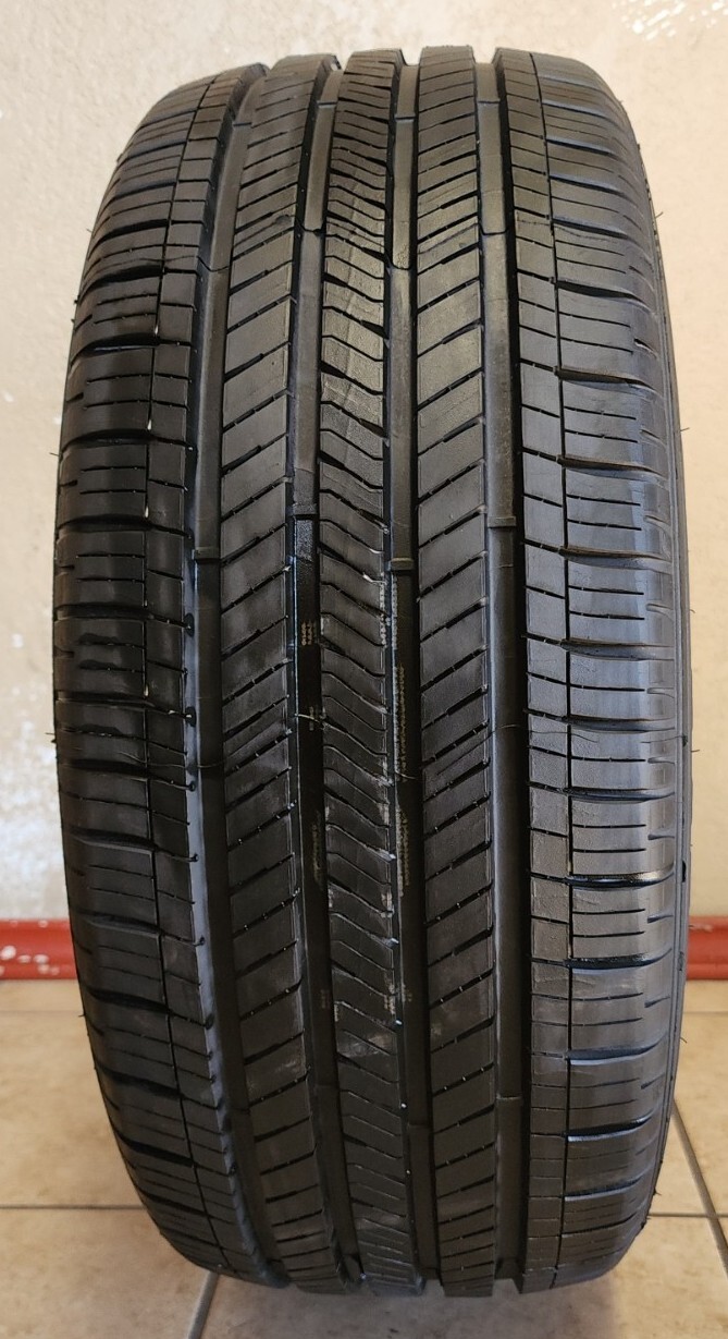 Like New 245/45R19 98W Goodyear Eagle Touring 9.5/32 DOT 2121 2454519