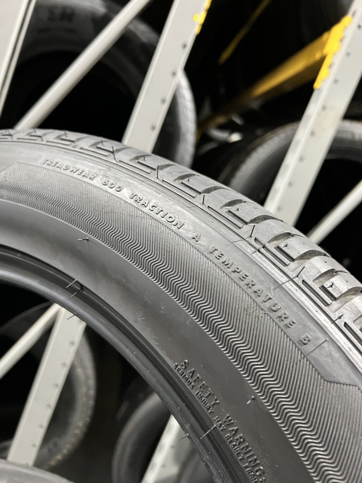 1 Tire Bridgestone Ecopia H/L 422 Plus 265/50R20 107T DOT.5025 9.7532