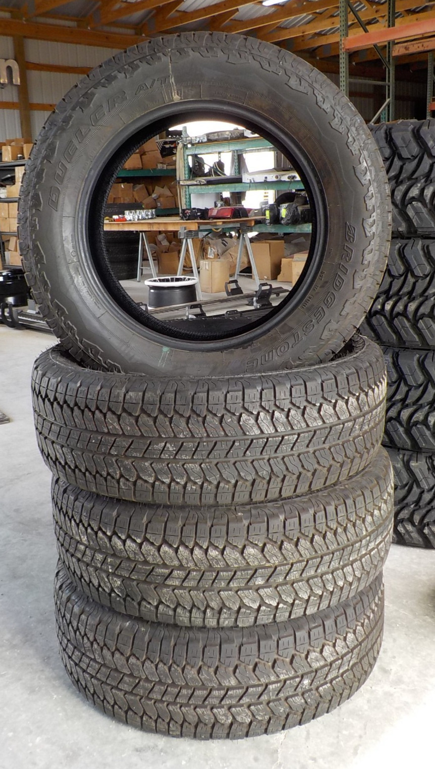 New Take Off Bridgestone Dueler A/T 275/60R20 115S Tires DOT 0126 16/32″