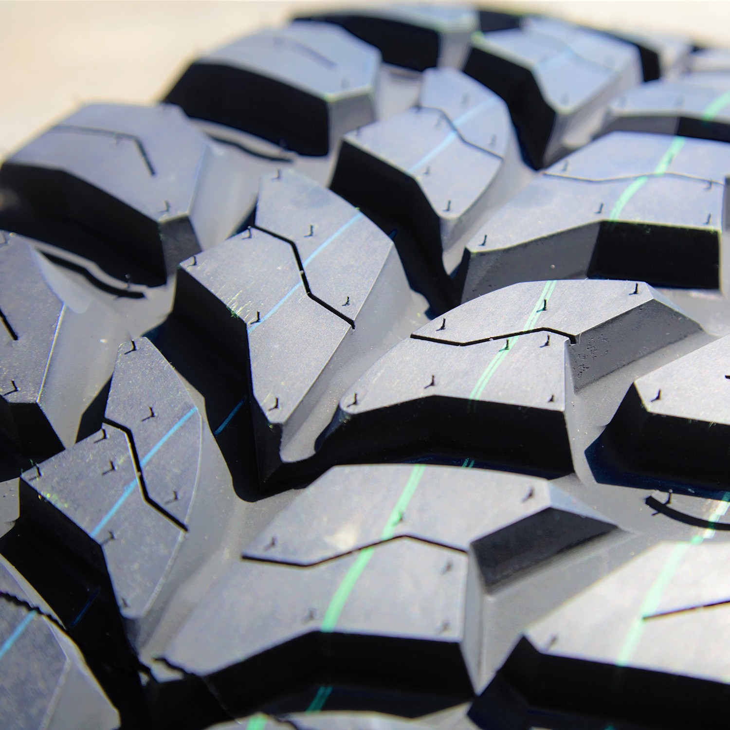 New Crosswind M/T LT 305/70R16 ( 33×12.00R16 ) Load E 10 Ply MT Mud Tires