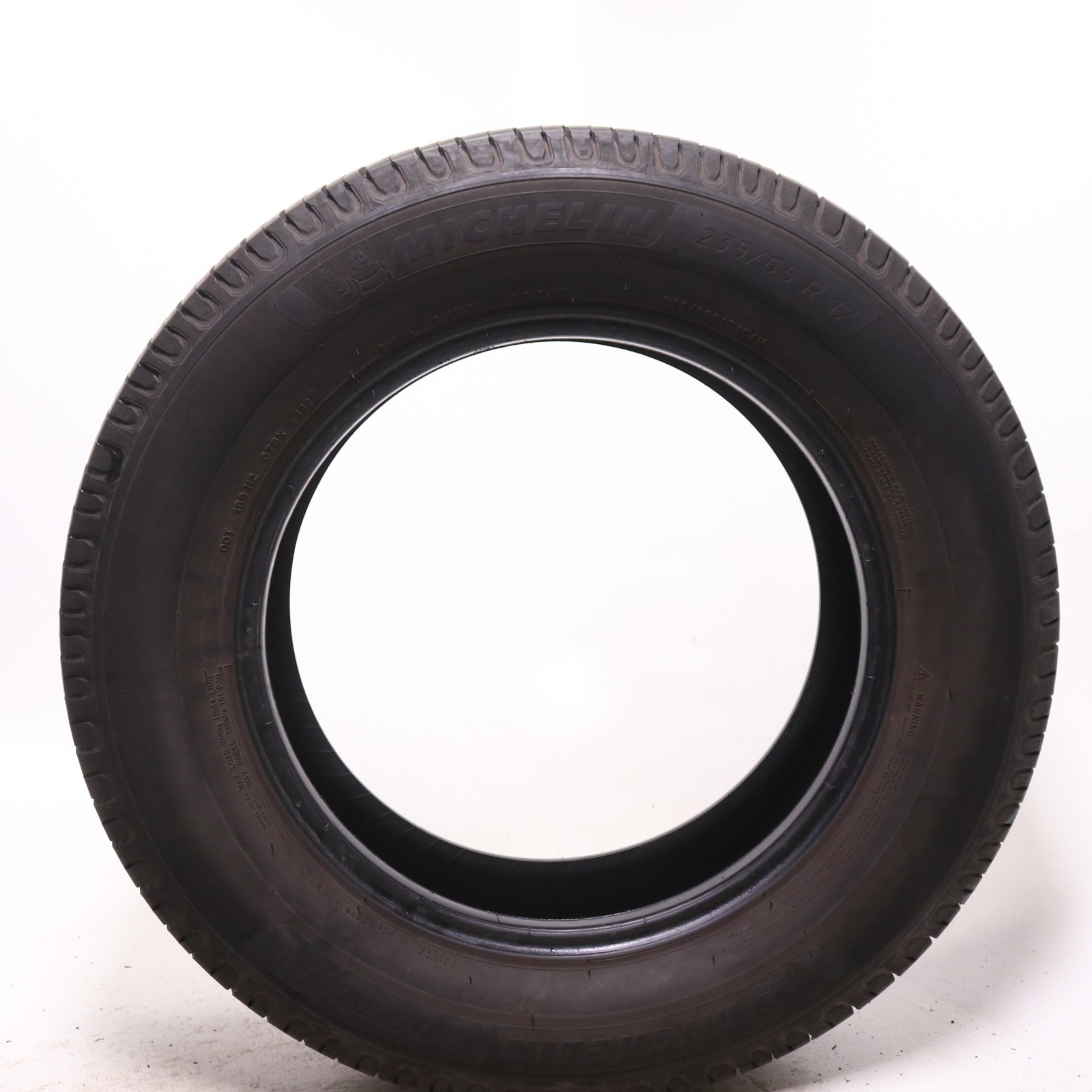 Set of 2 Used 235/65R17 Michelin X Tour A/S 2 – 104H – 8.5-9.5/32