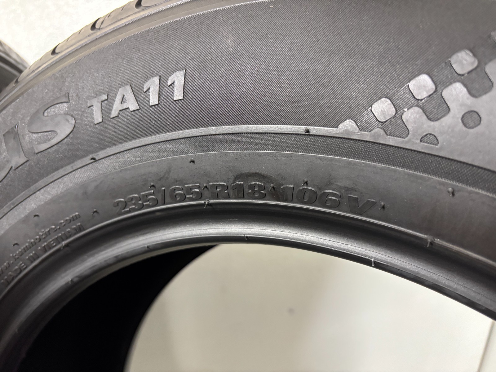 NO SHIPPING ONLY LOCAL PICK UP 2 tires 235 65 18 Kumho Solus TA11