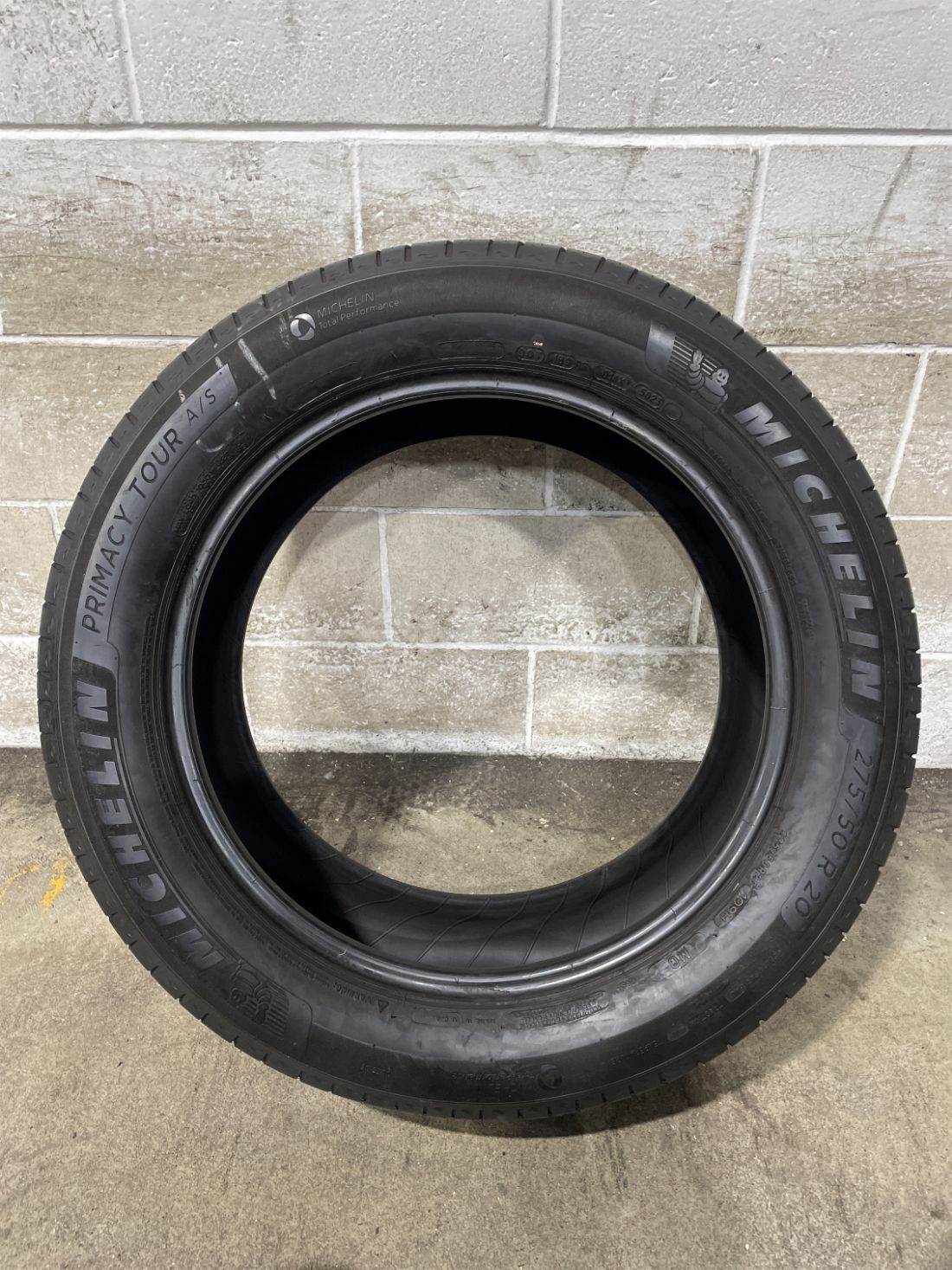 1x P275/50R20 Michelin Primacy Tour A/S MO 8/32 109 H Used Tire 2755020