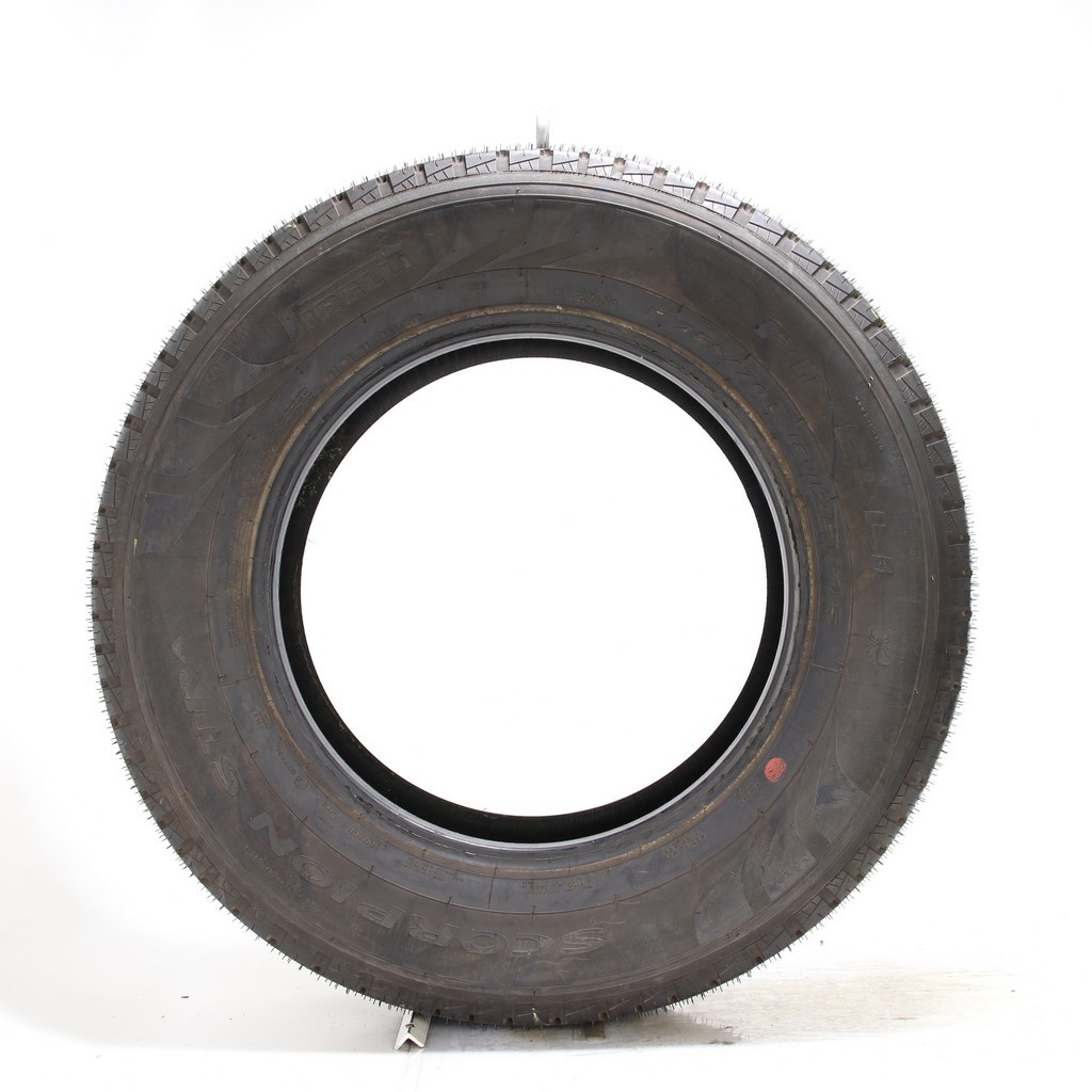 Set of (2) Used 255/70R18 Pirelli Scorpion STR A 112H – 11/32