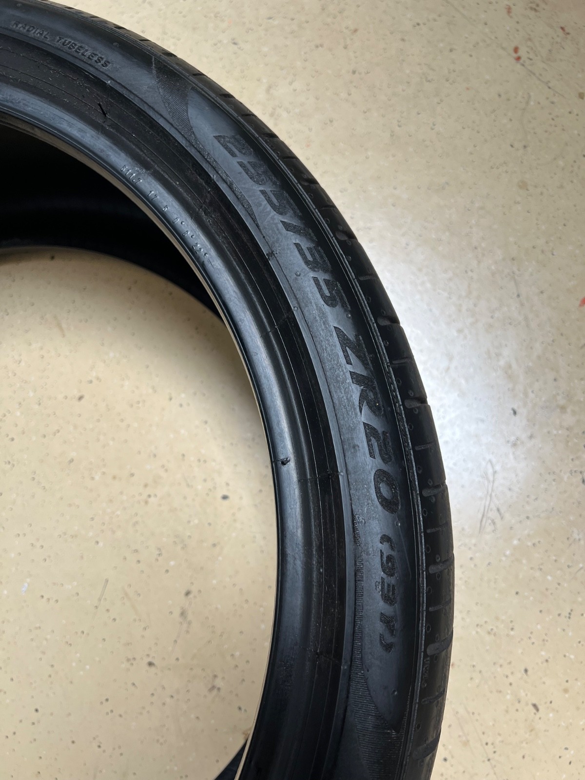1 – NO REPAIRS 255/35ZR20 (93Y) Pirelli P Zero PZ4 (NA1) Porsche OEM – 7132