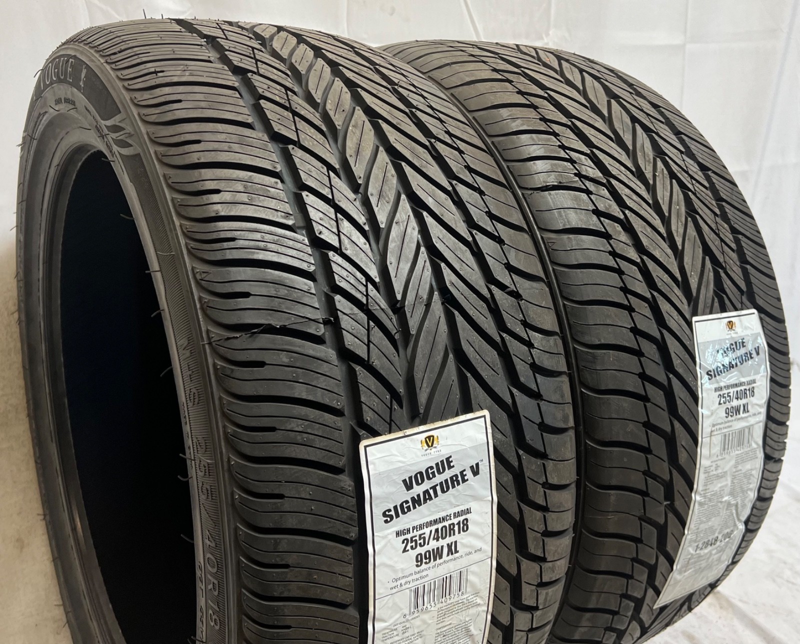 2 – NEW 255/40R18 XL (99W) Vogue Signature V M+S – 11065