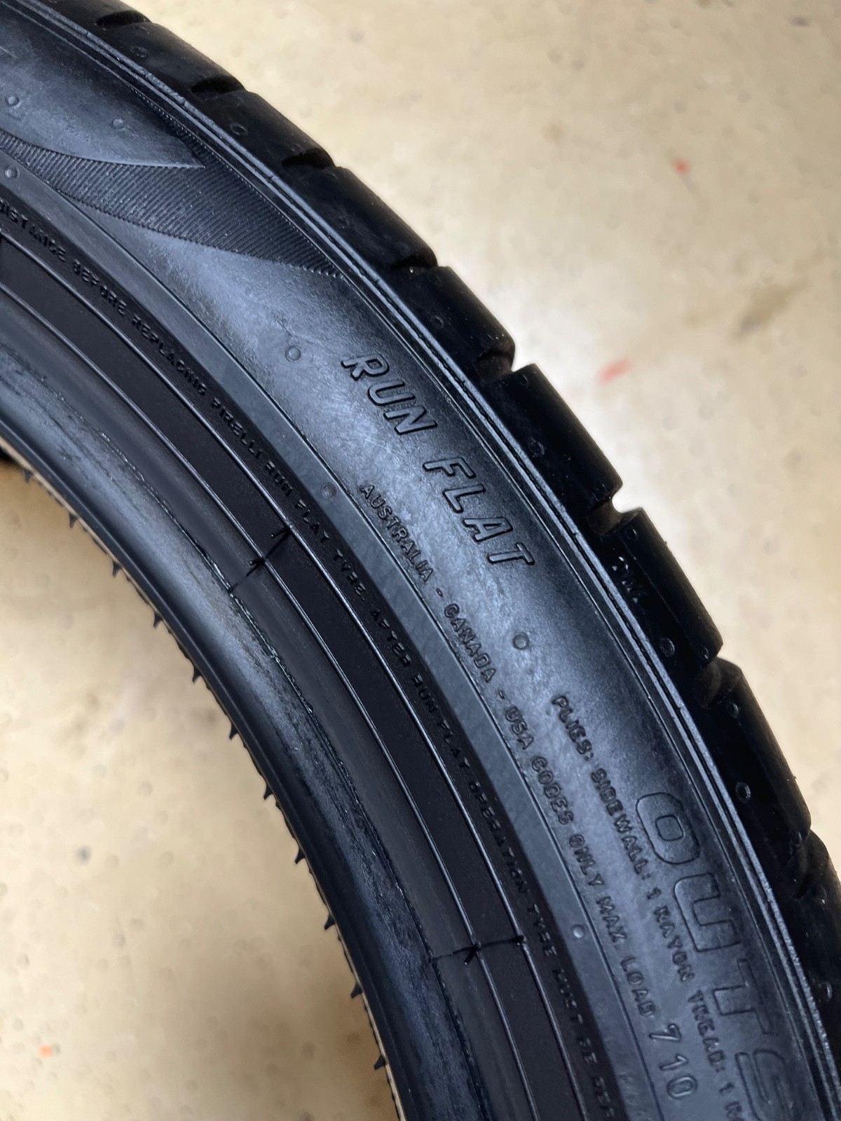 1 – NICE 255/35R19 XL (96Y) Pirelli P Zero PZ4 RSC (*) BMW OEM – 7119