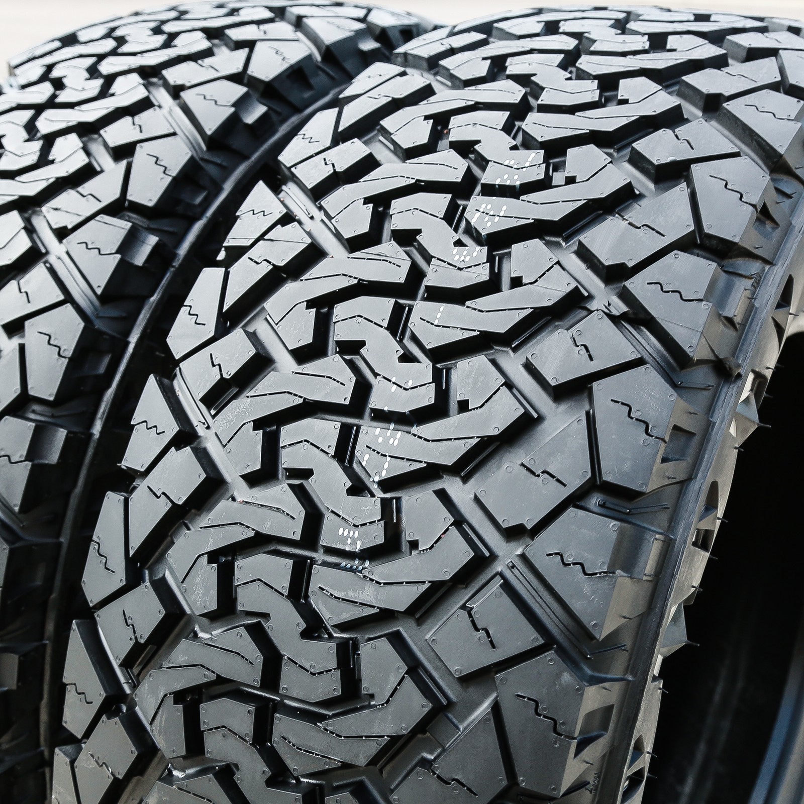 4 Tires Venom Power Terra Hunter X/T LT 305/55R20 Load E 10 Ply Extreme Terrain
