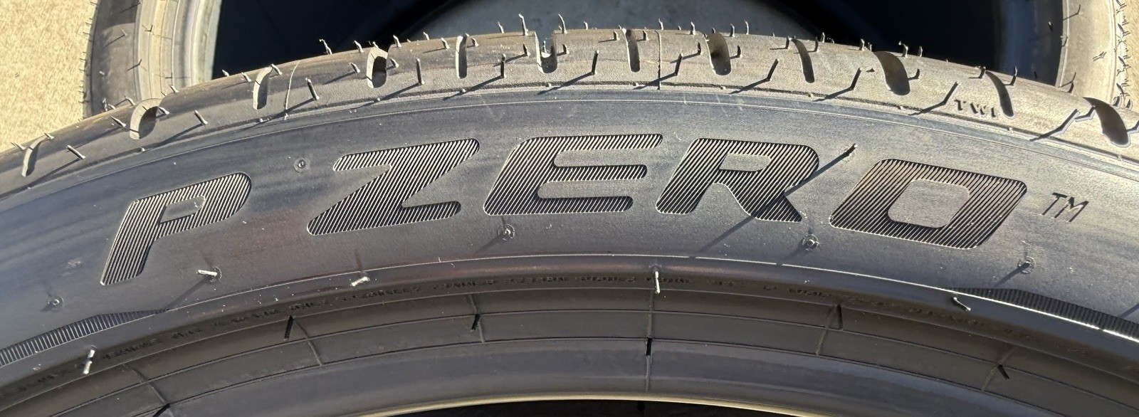 TWO BRAND NEW HL275/35R23 275/35R23 108Y Pirelli P Zero PZ4 BMW XM / X7 Tires