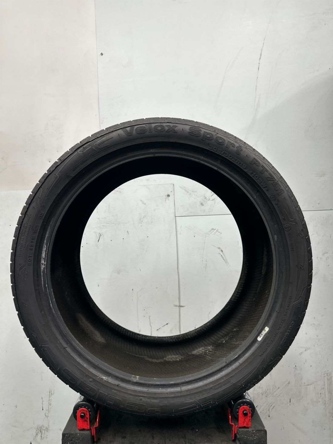 1 Used Petlas Velox Sport PT741 P305/30R19 3053019 305/30/19 102 W – 10/32