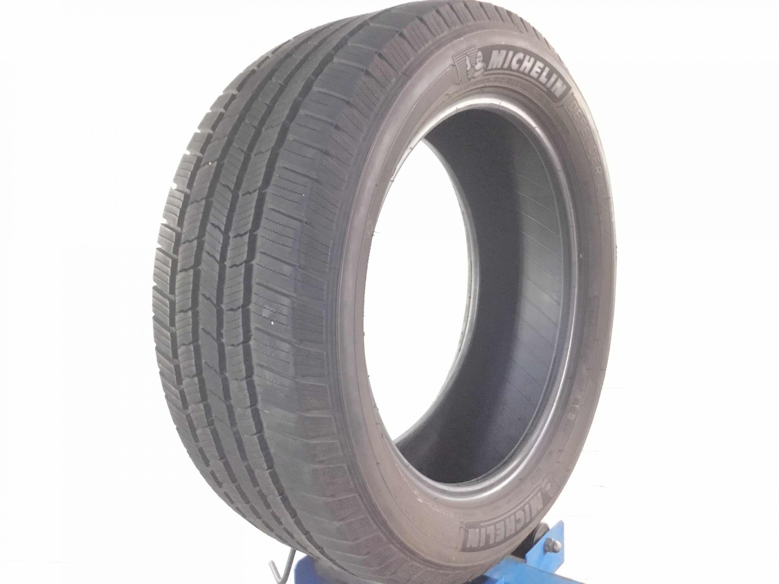 P255/50R19 Michelin Defender LTX M/S 107 H Used 8/32nds