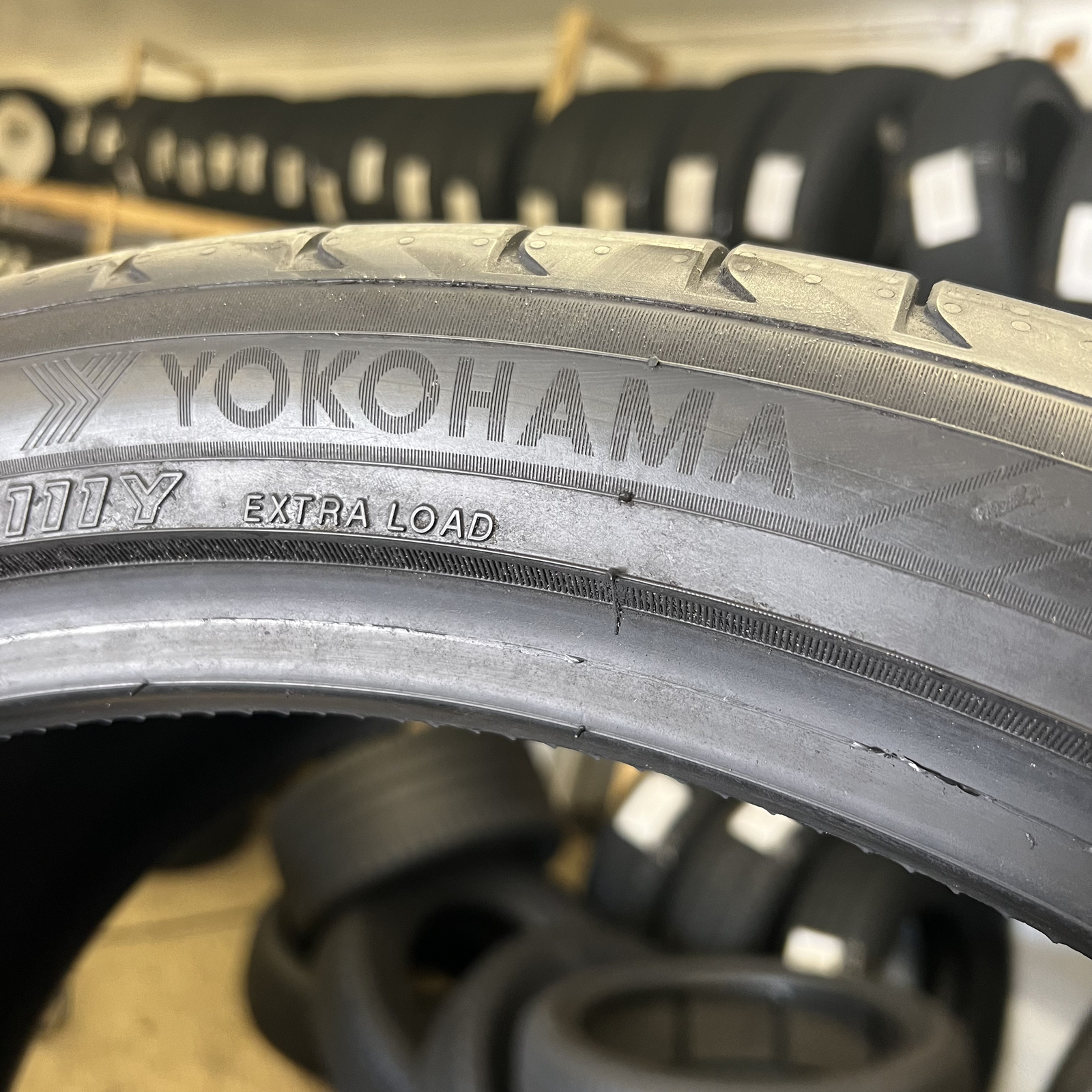 1 Tire LikeNew Yokohama Advan Sport V107 BMW HL 315/30R23 315/30R23 111Y