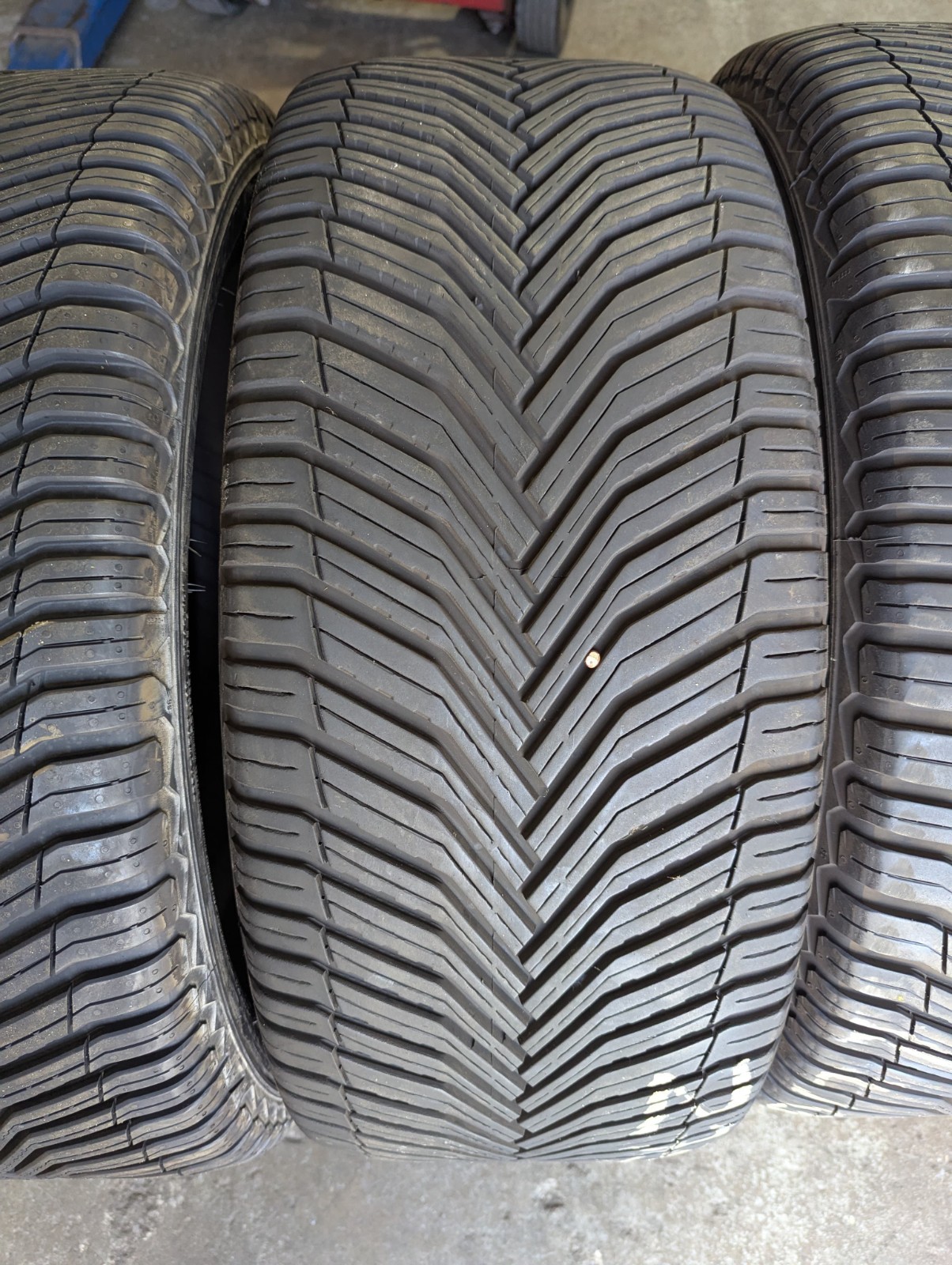 275/40R21 ( 107V ) MICHELIN CROSS CLIMATE2 SET OF USED TIRES 9/32″