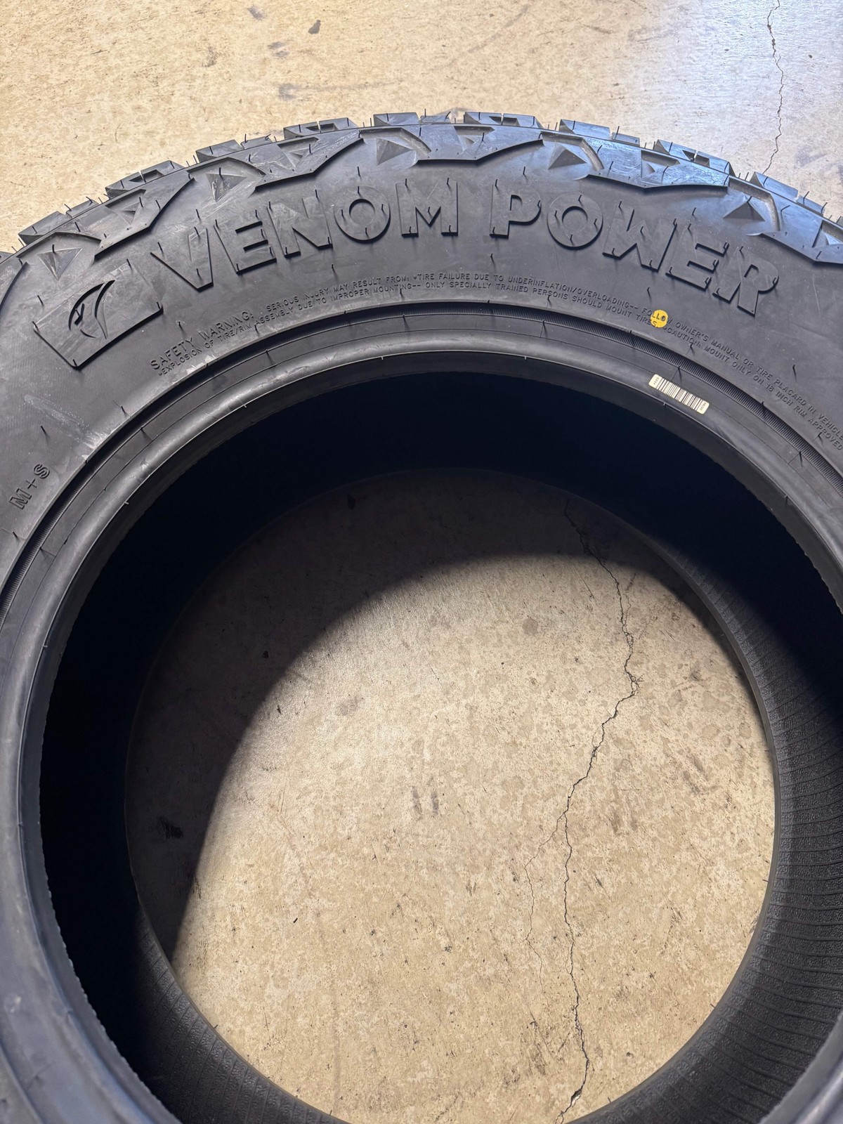 VENOM POWER TERRA HUNTER X/T BSW LT 265 70 18 124/121S 10PLY EXTREME TERRAIN TIR