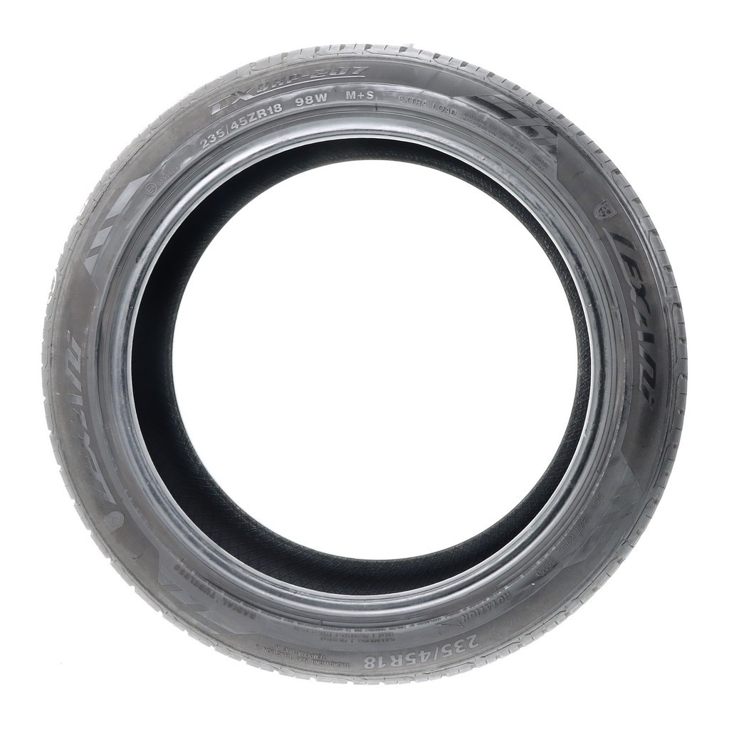 Set of (4) Used 235/45ZR18 Lexani LXUHP-207 98W – 7.5-9.5/32