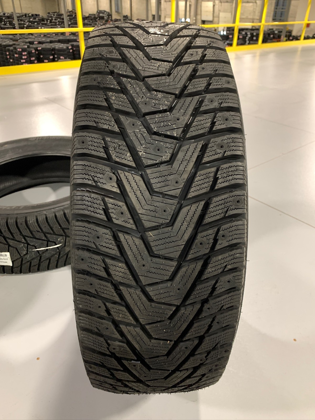2 Take Off 275 60 20 Hankook Winter i*Pike X Extra Load Snow Tires