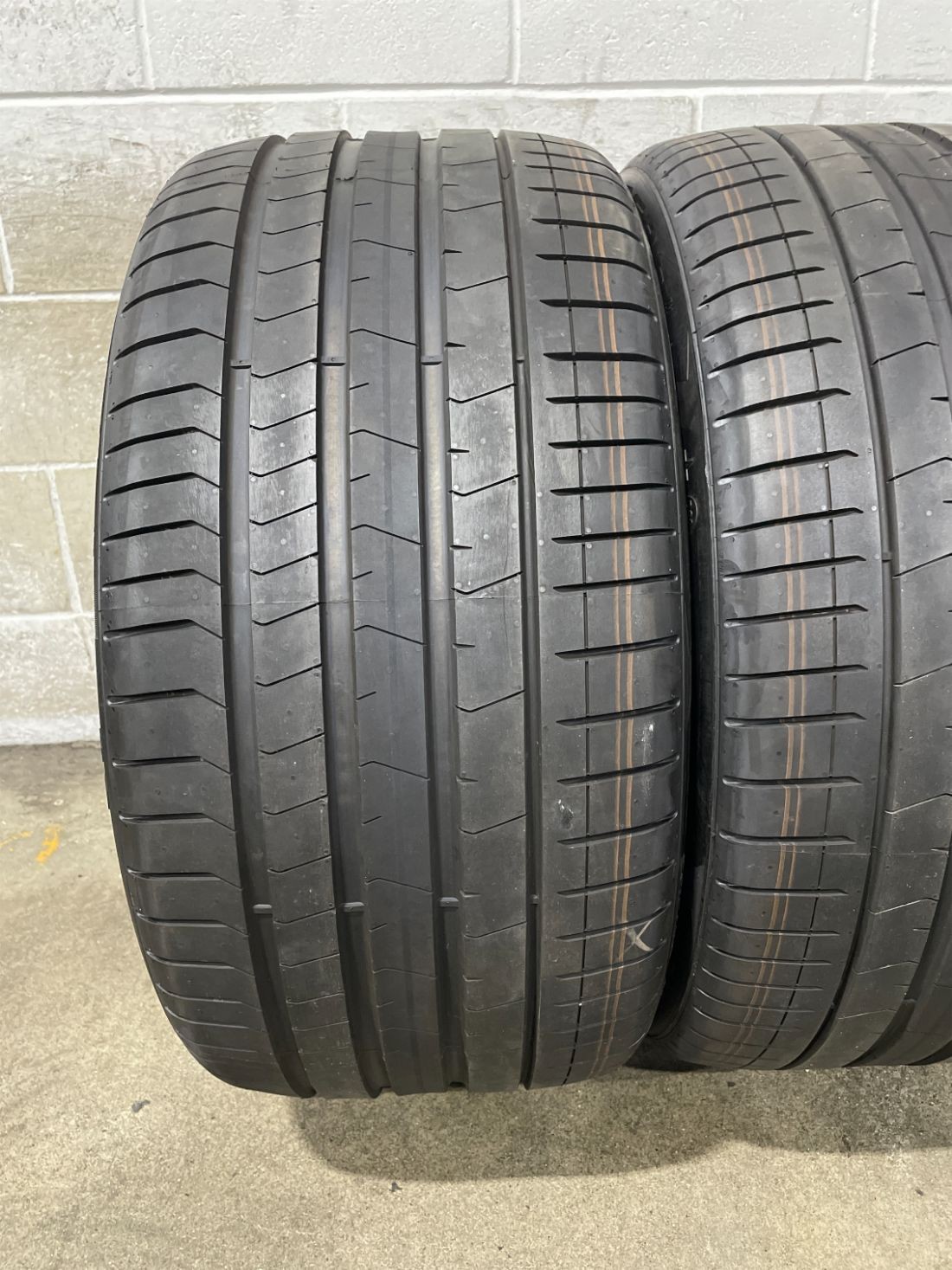 2x P315/35R21 Pirelli PZero PZ4 RSC run flat 8/32 111 Y Used Tires 3153521