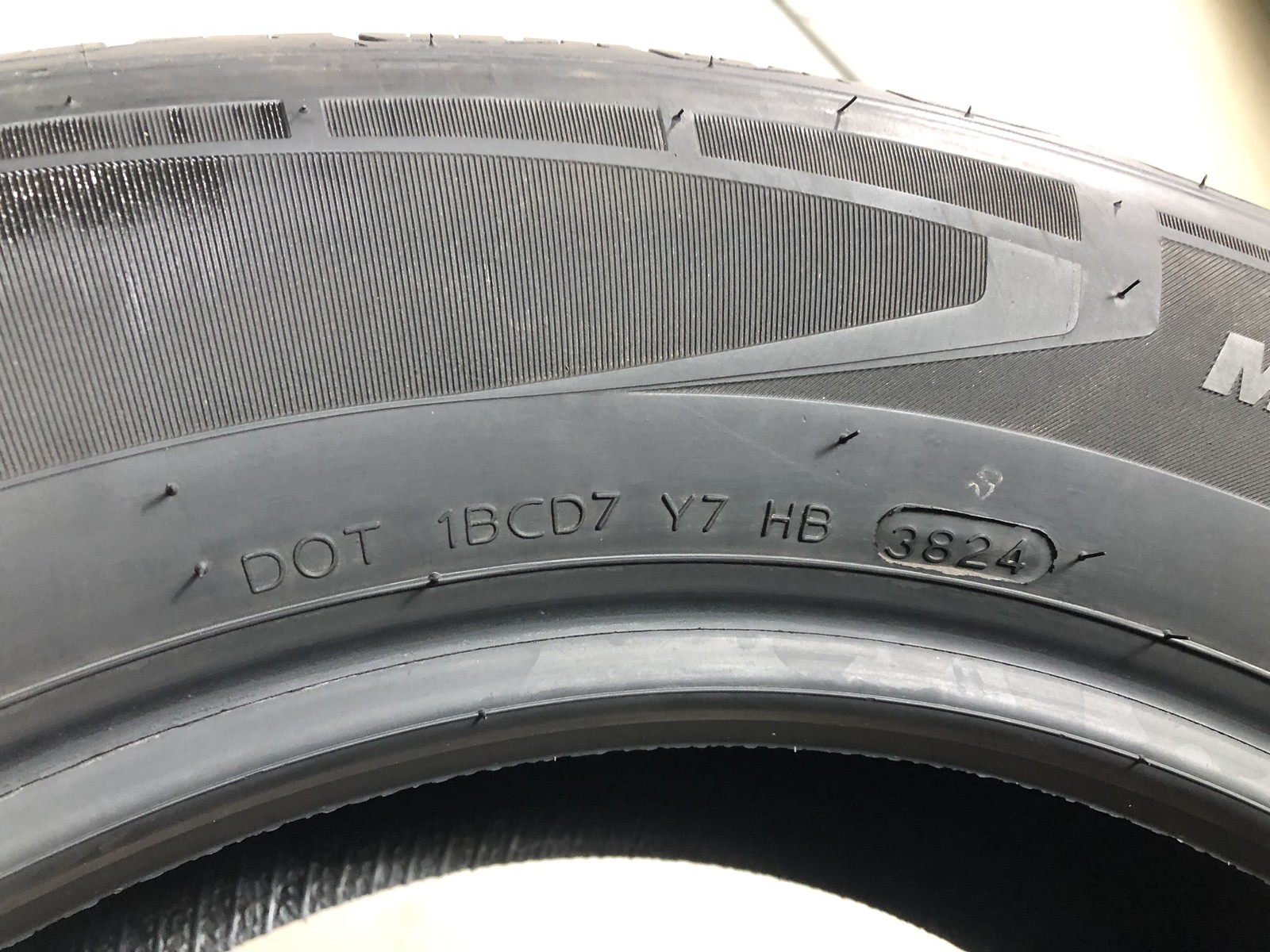 [1] Hankook Mavis Traction Control 4Season P245/60R18 245 60 18 Tire 9.75/32