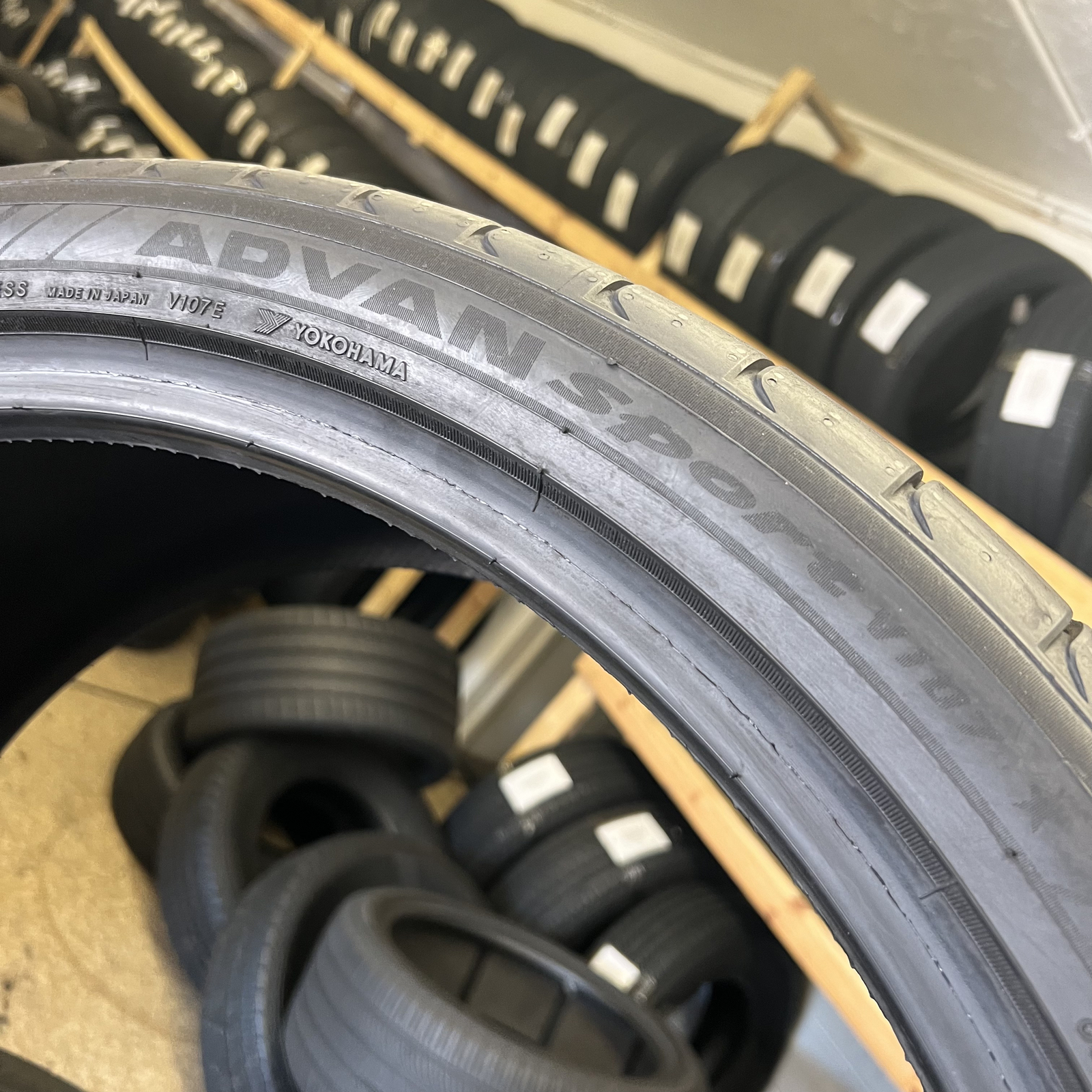 1 Tire LikeNew Yokohama Advan Sport V107 BMW HL 315/30R23 315/30R23 111Y