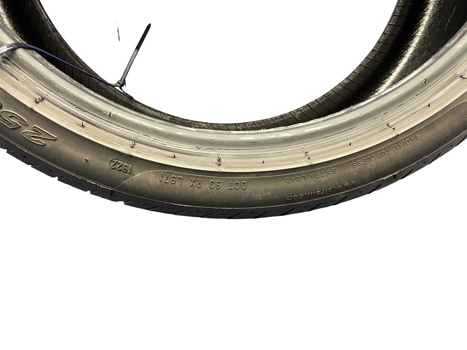 255/35R20 97Y PIRELLI P ZERO 7/32NDS DATECODE 1922