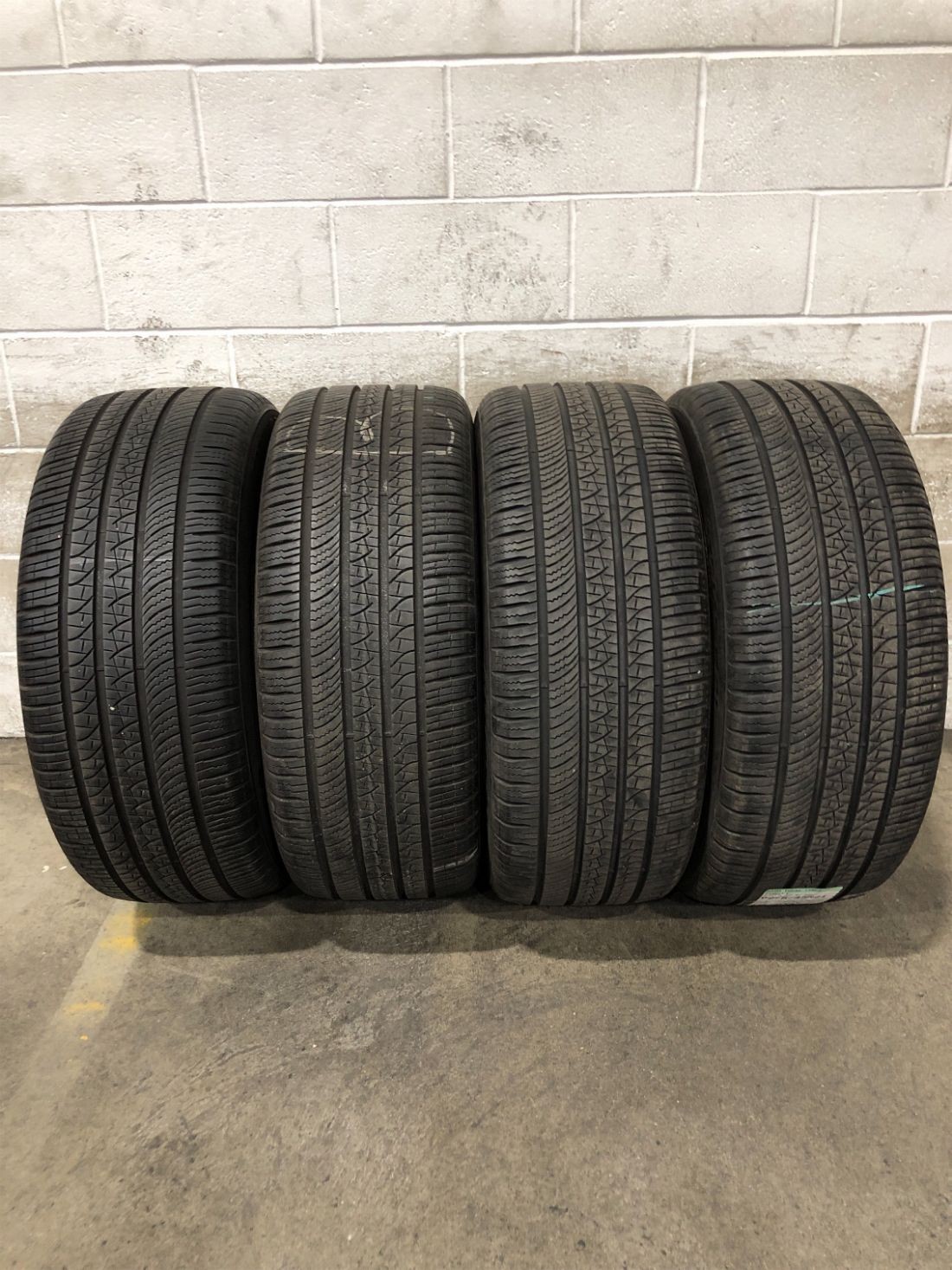 4x P275/45R21 Pirelli Scorpion Zero All Season 9/32 110 W Used Tires 2754521