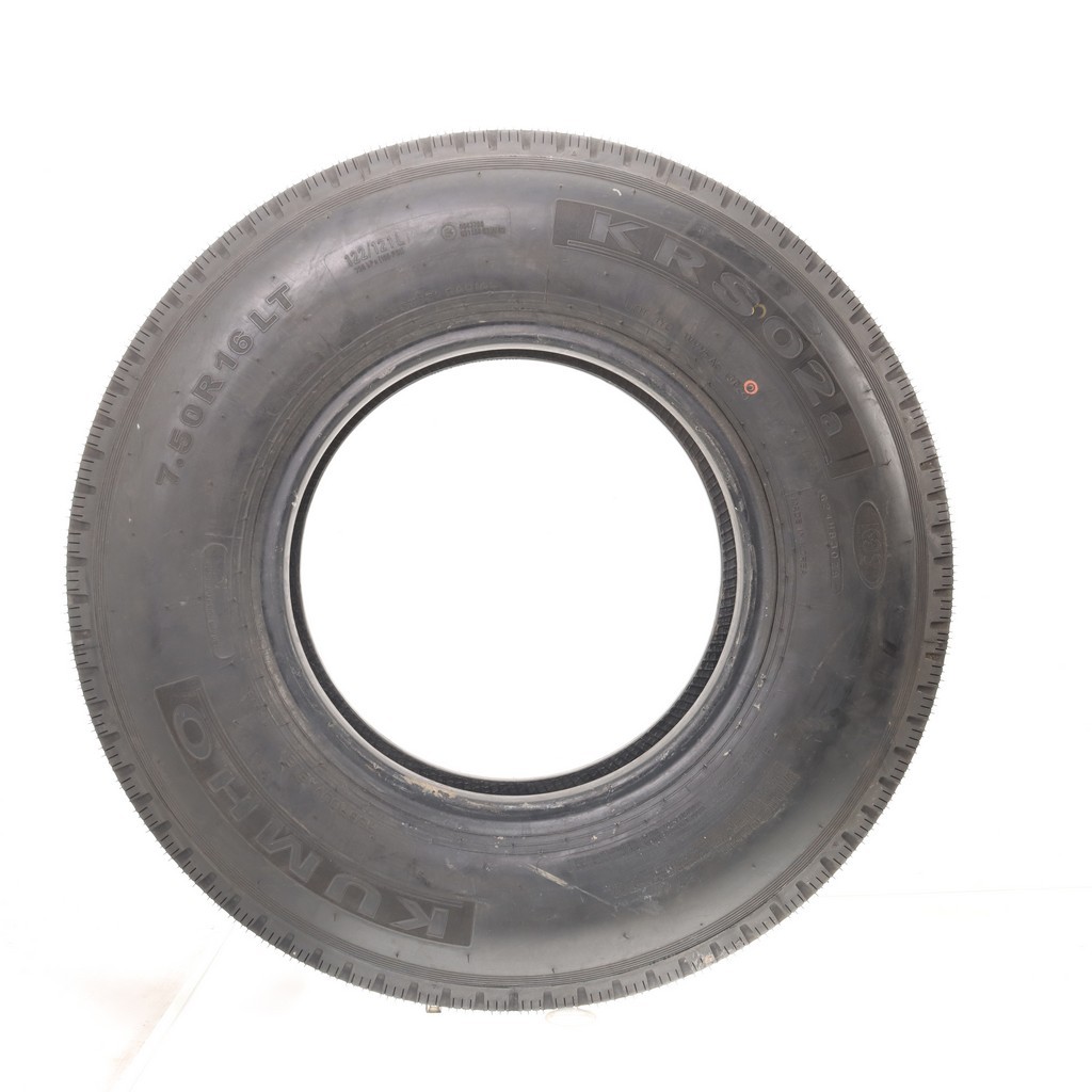 New LT 7.5R16 Kumho KRS02a 122/121L